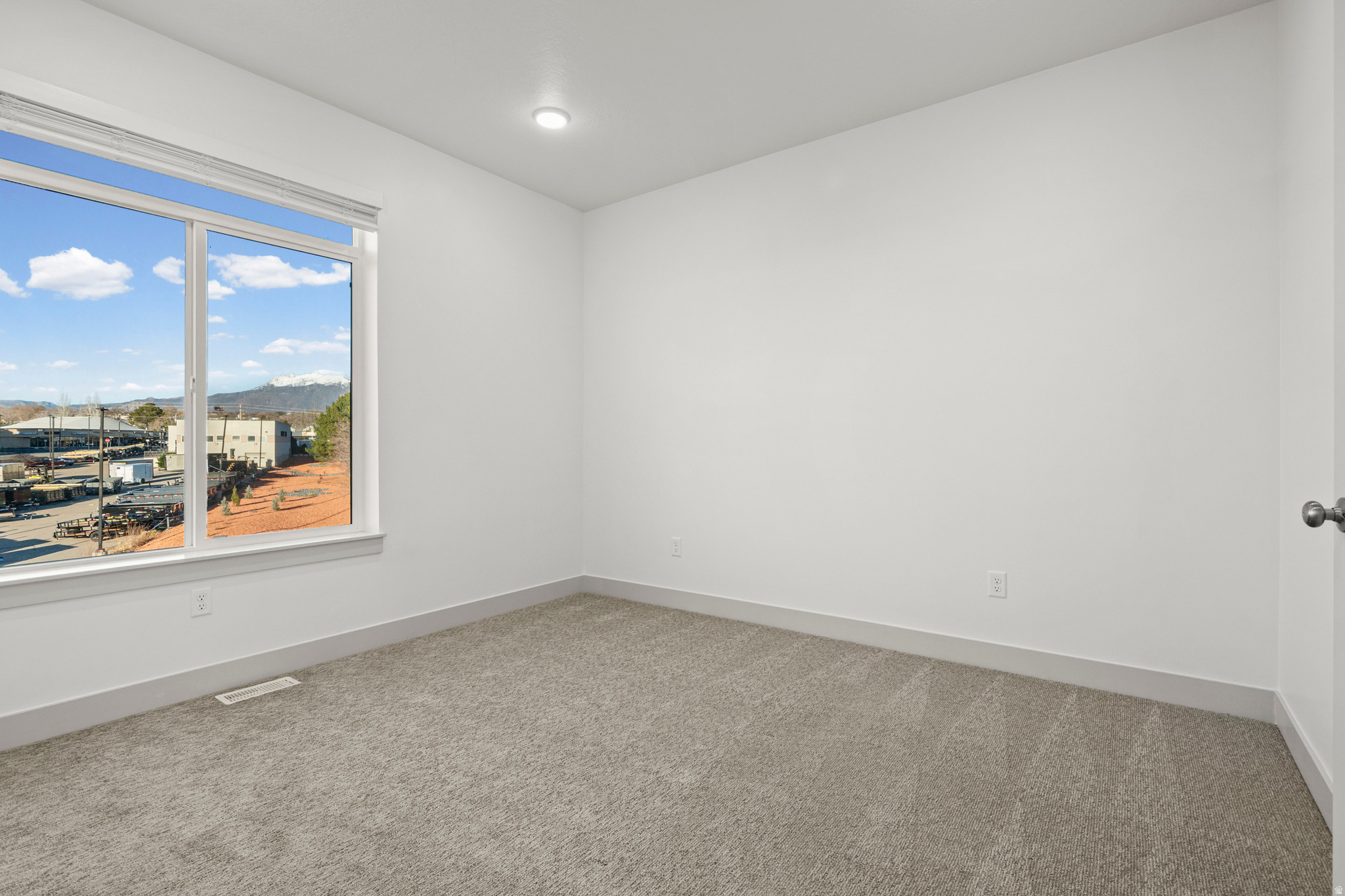 THE UNION TOWNHOMES - Residential