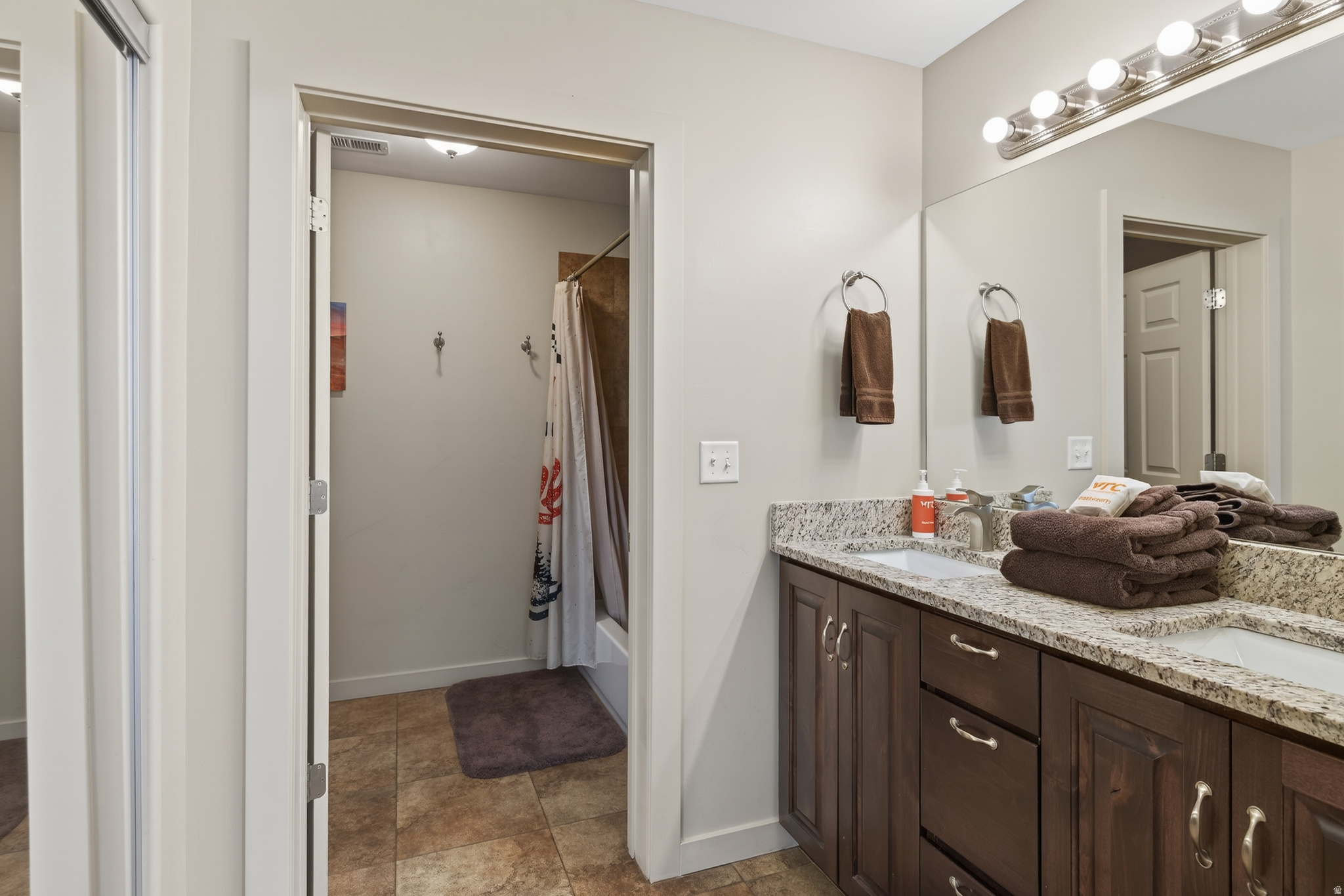 RIM VILLAGE VISTAS - Residential