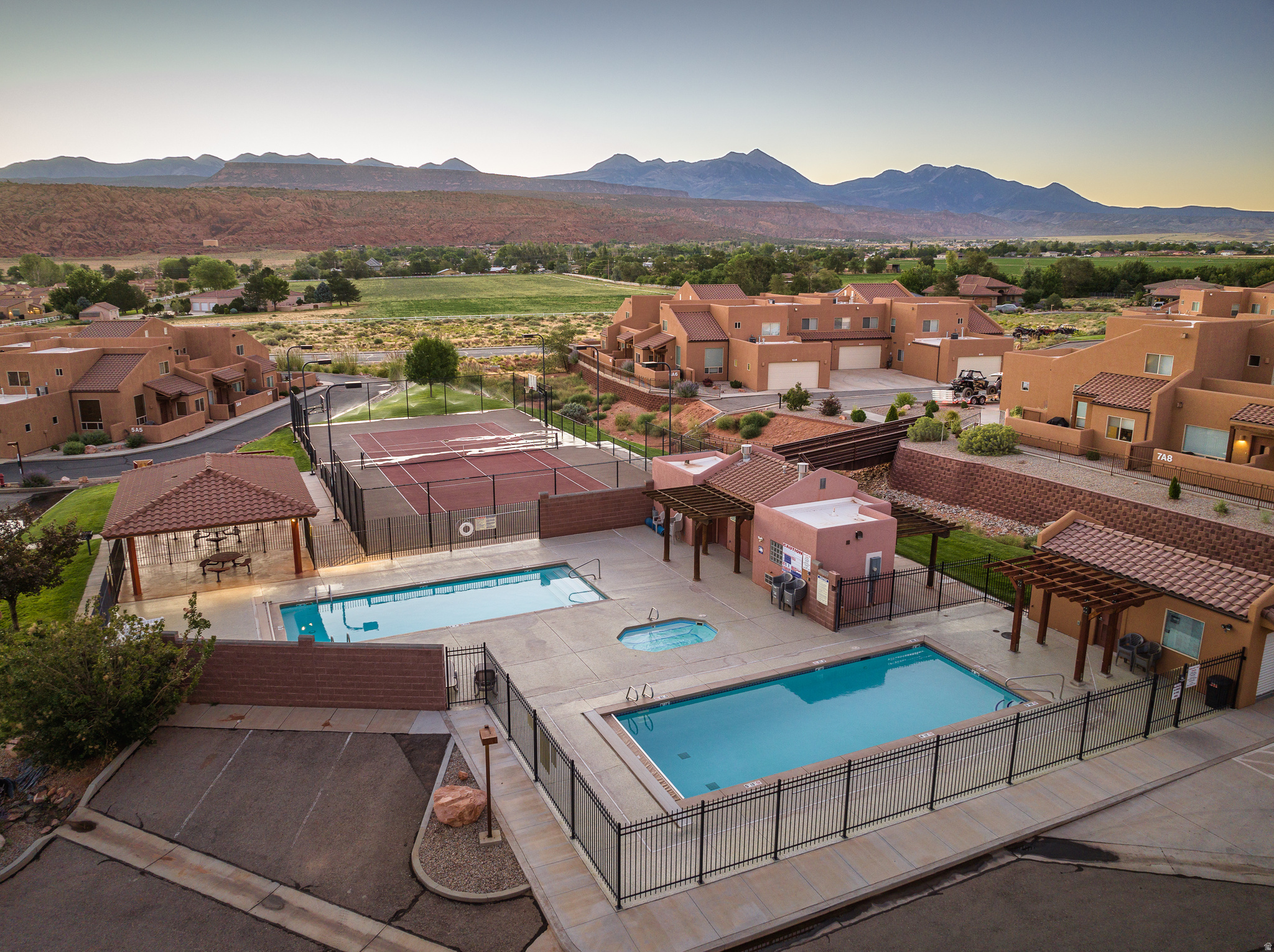 RIM VILLAGE VISTAS - Residential