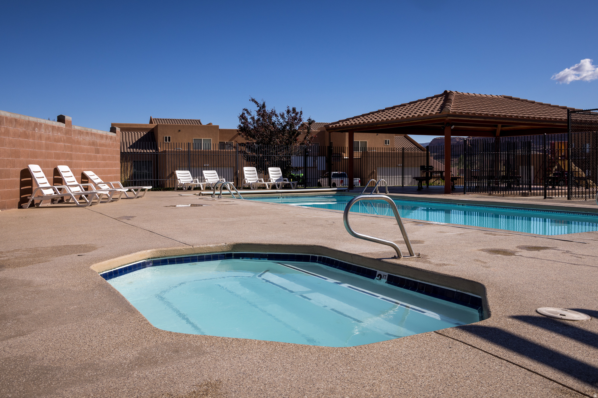 RIM VILLAGE VISTAS - Residential