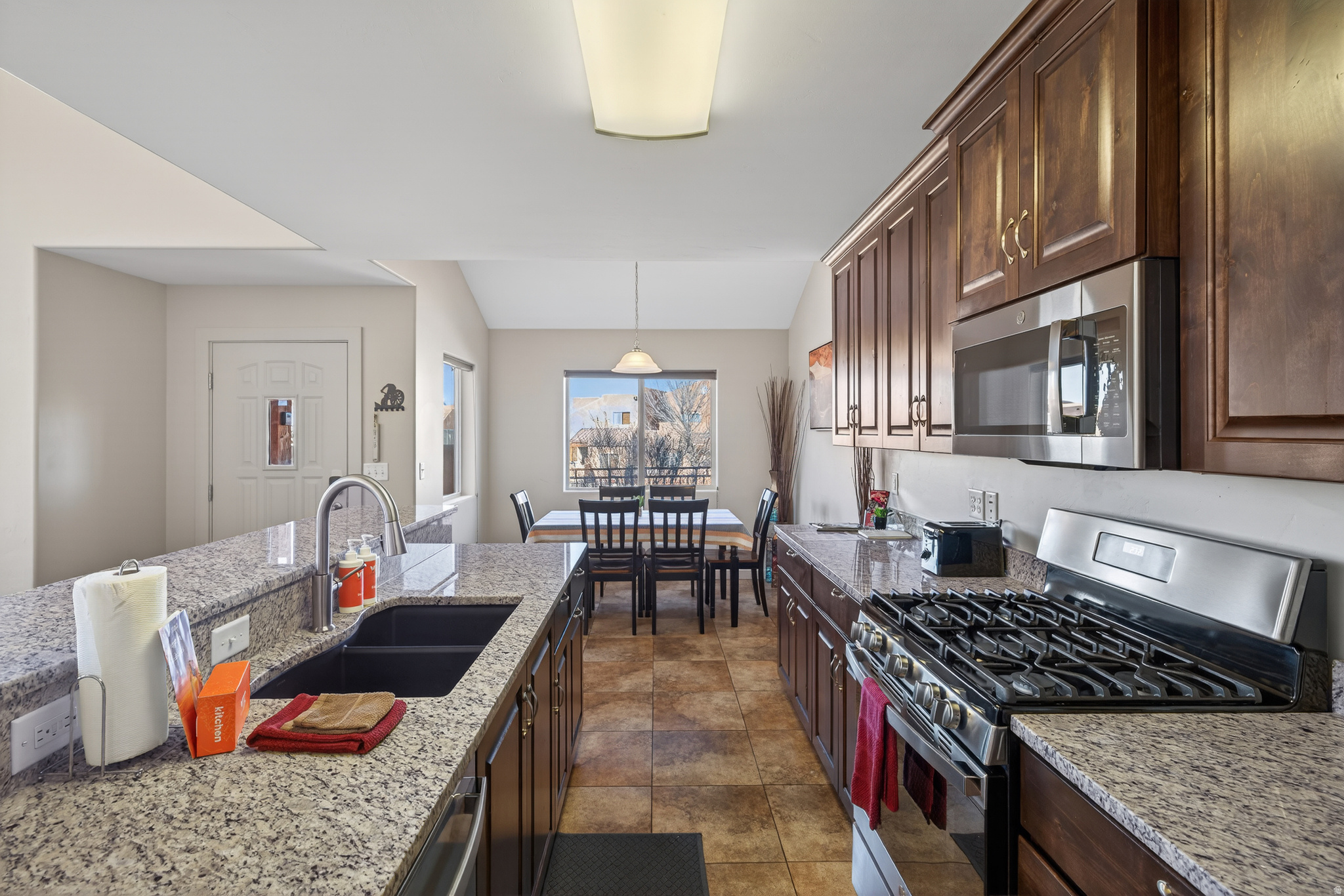 RIM VILLAGE VISTAS - Residential