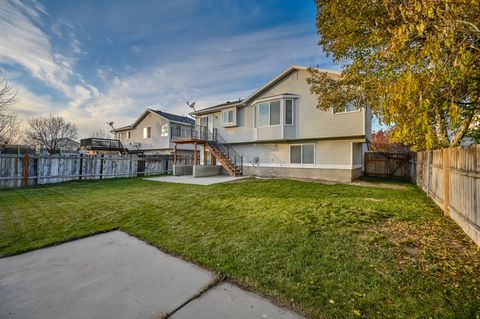 Tiny photo for 172 E BRIDGEPARK CIR, Draper, UT 84020 (MLS # 2125201)