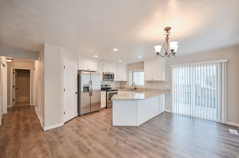 Tiny photo for 172 E BRIDGEPARK CIR, Draper, UT 84020 (MLS # 2125201)