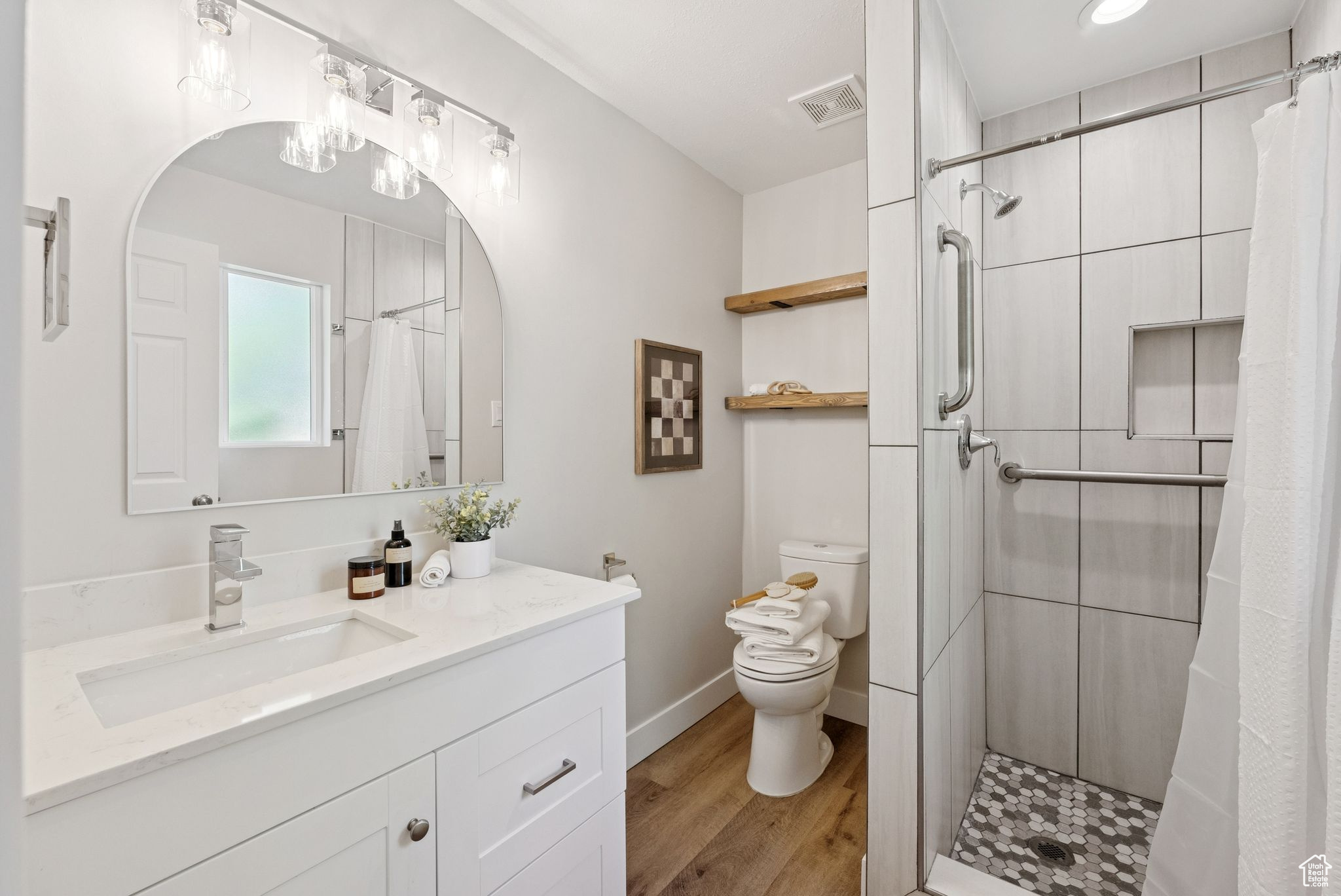 PIONEER ESTATES - Residential