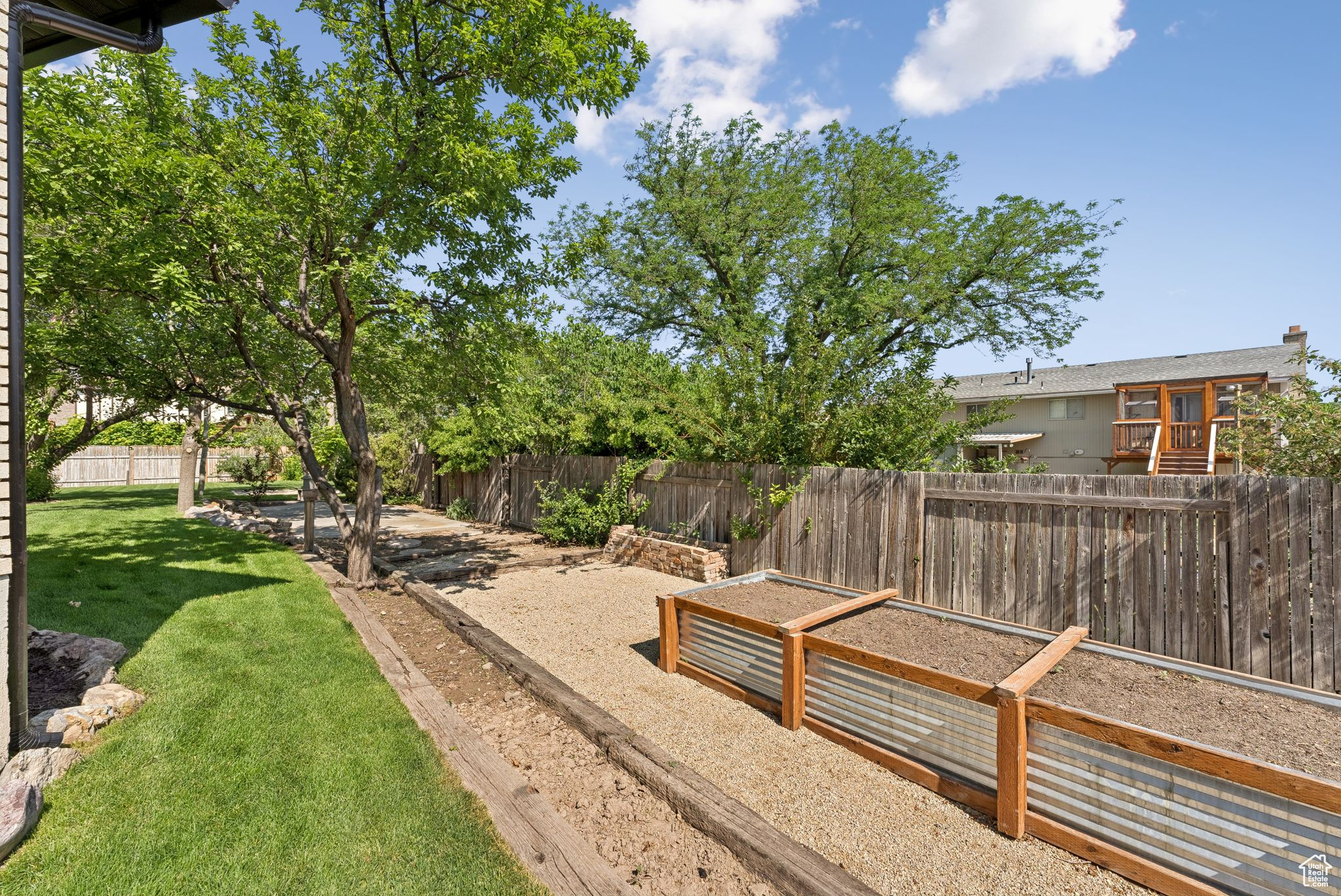PIONEER ESTATES - Residential