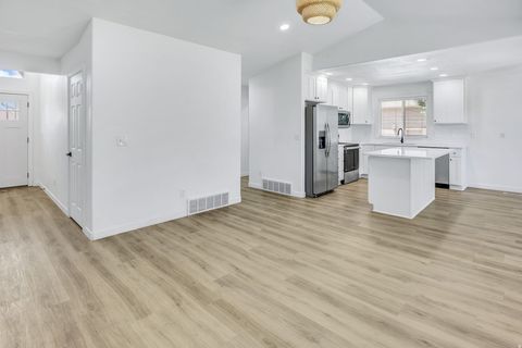 Tiny photo for 2104 W 2200 S, Syracuse, UT 84075 (MLS # 2159006)