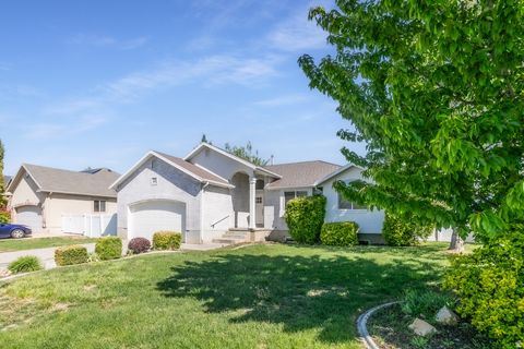 Tiny photo for 2104 W 2200 S, Syracuse, UT 84075 (MLS # 2159006)
