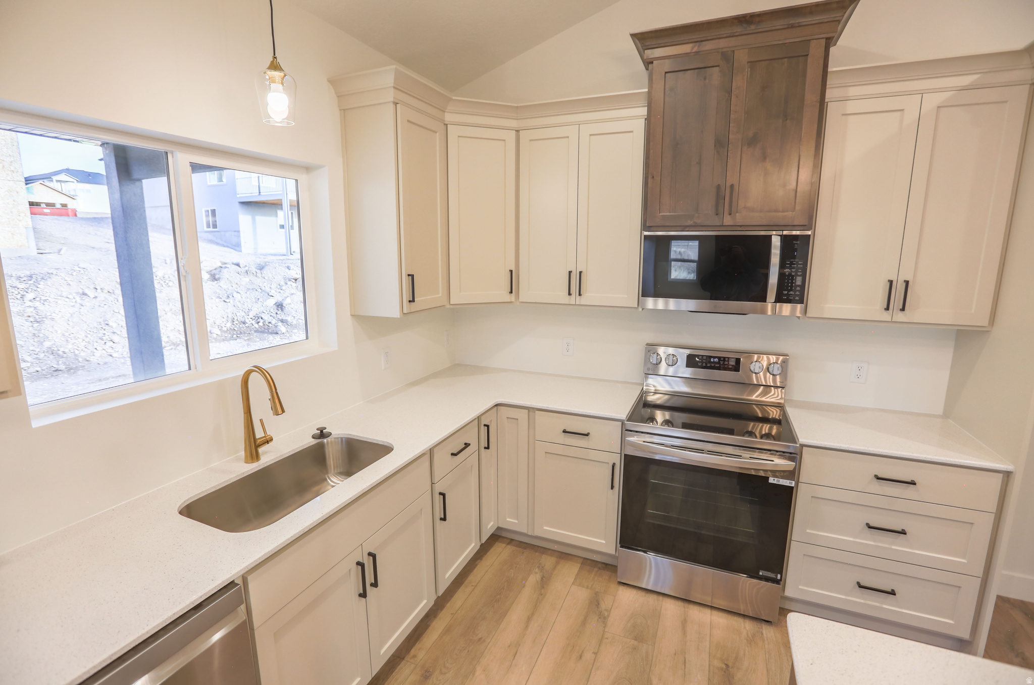 NORTH RIDGE ESTATES - Residential