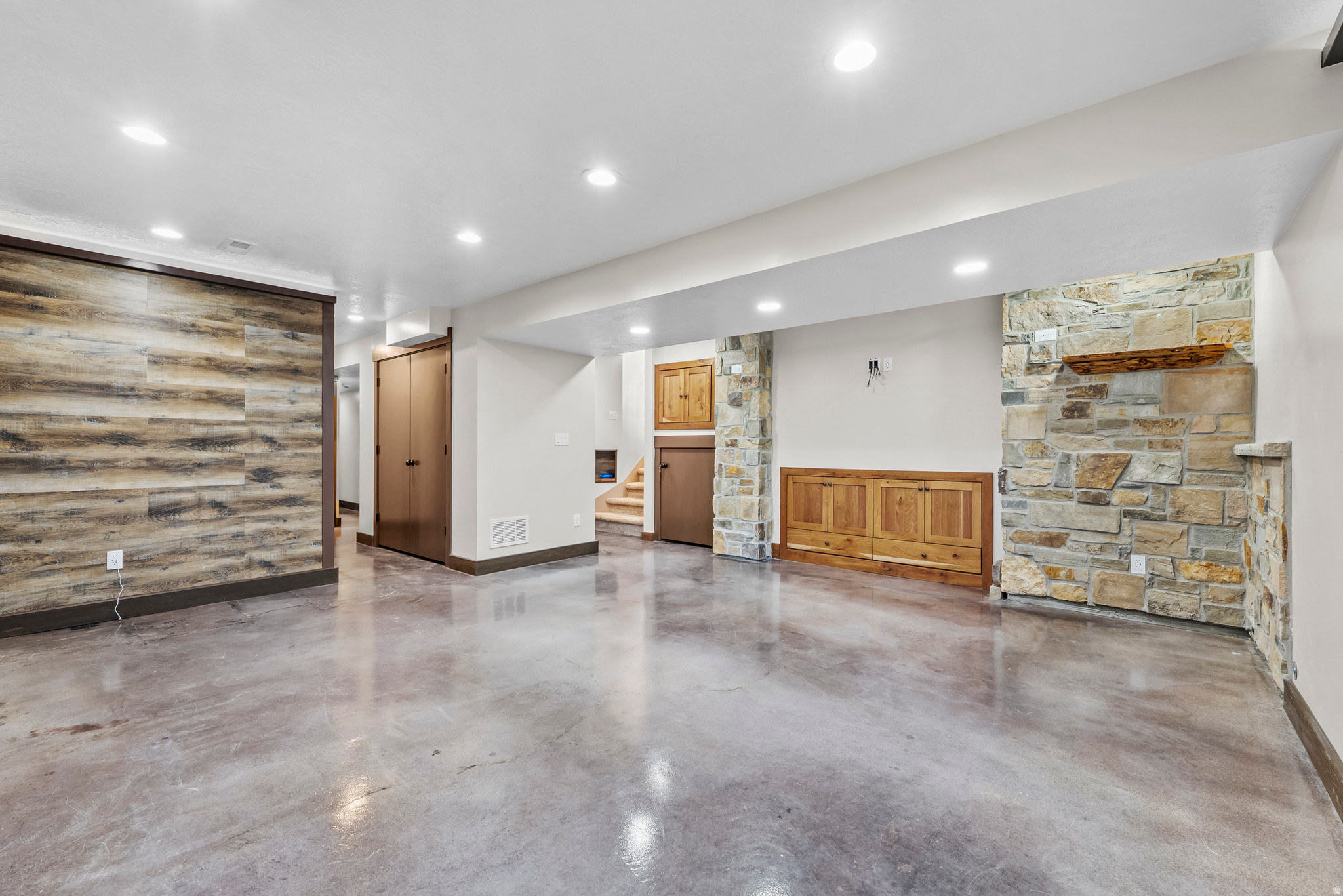 HIGH MOUNTAIN MEADOWS - Residential