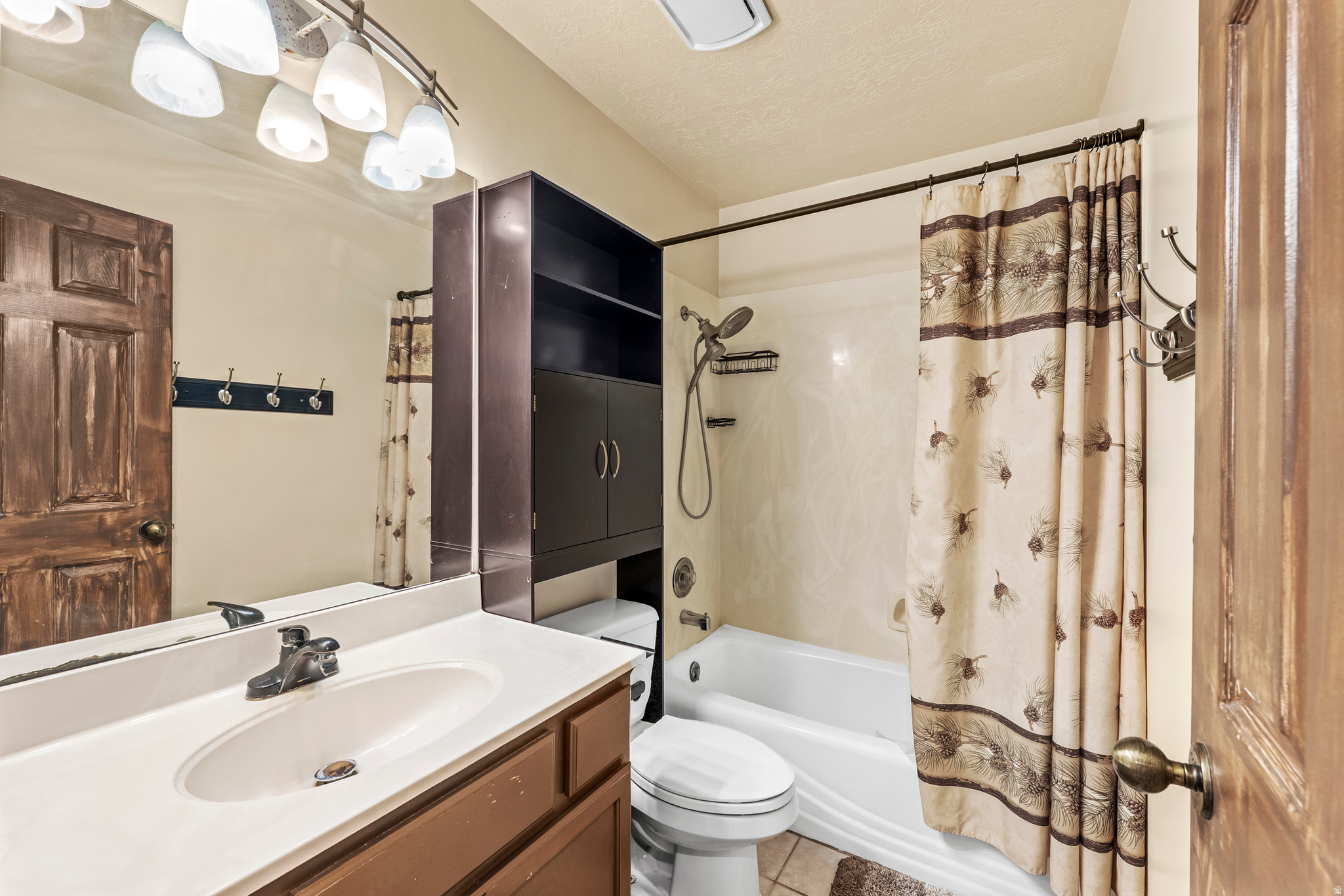 HIGH MOUNTAIN MEADOWS - Residential