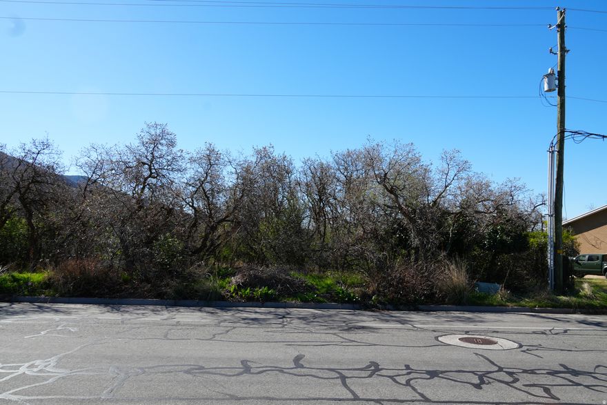 Hard to find east bench Kaysville lot over 1 acre. You can bring  your own builder and build your dream house on this lot. This lot is located in unincorporated part of Davis County. Buyer & Buyers agent to verify all information.