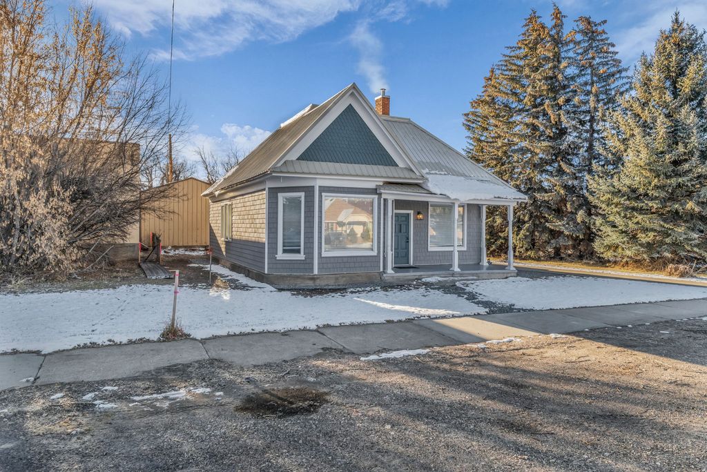 Photo of 25 W CENTER ST, Coalville, UT 84017 (MLS # 2128503)
