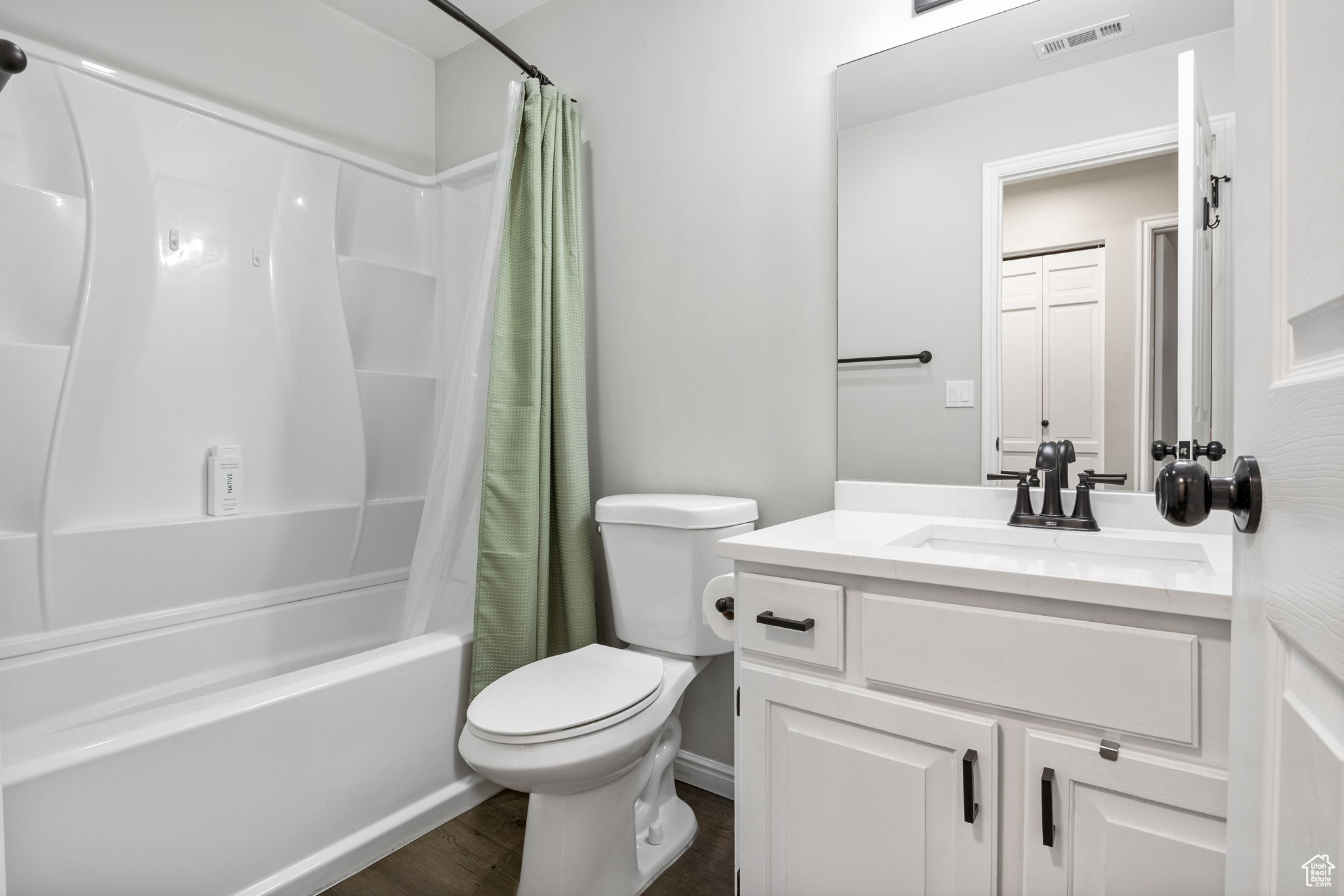 Murray, Utah 84107, United States, 3 Bedrooms Bedrooms, ,2 BathroomsBathrooms,Residential,Active,195326