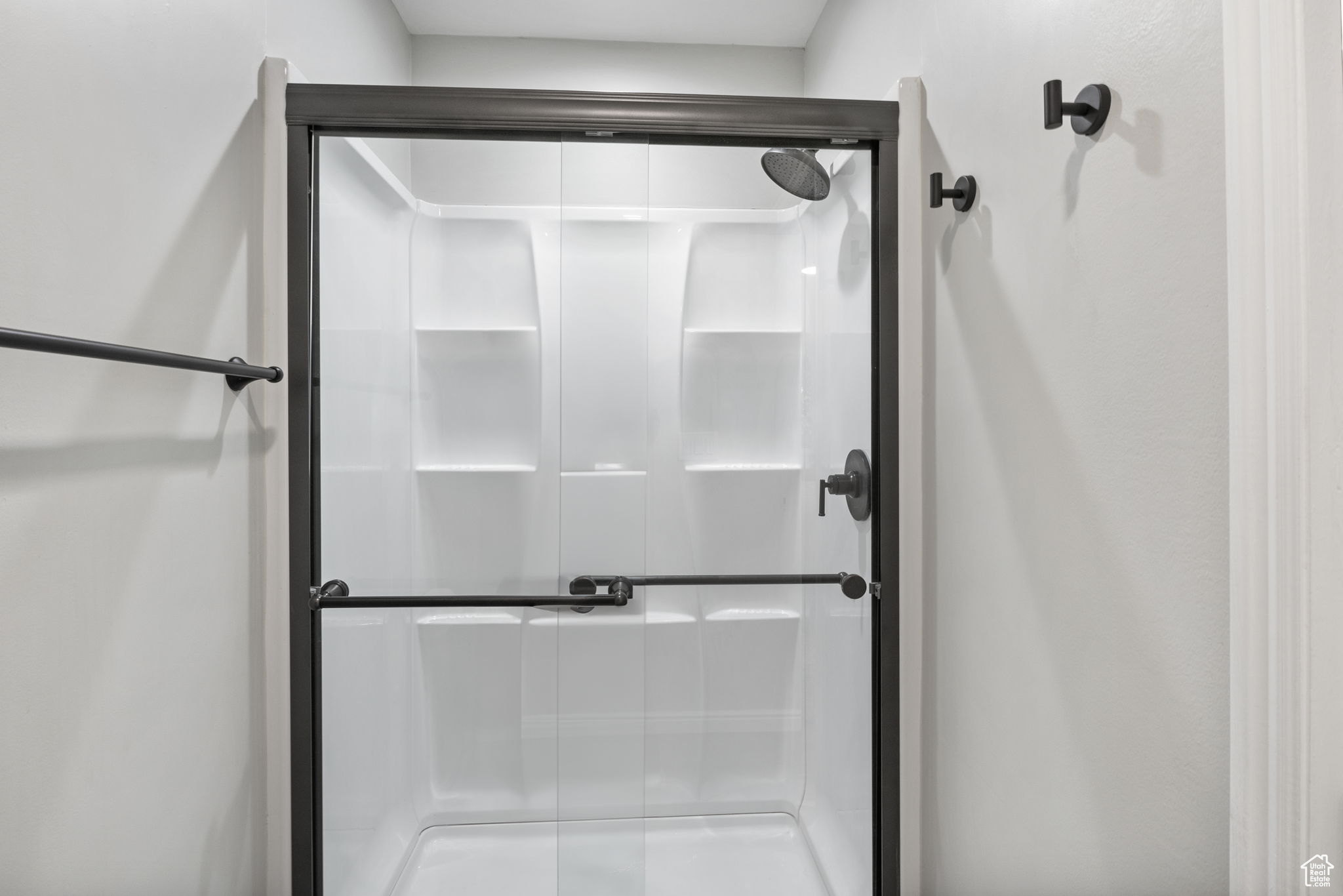 Murray, Utah 84107, United States, 3 Bedrooms Bedrooms, ,2 BathroomsBathrooms,Residential,Active,195326