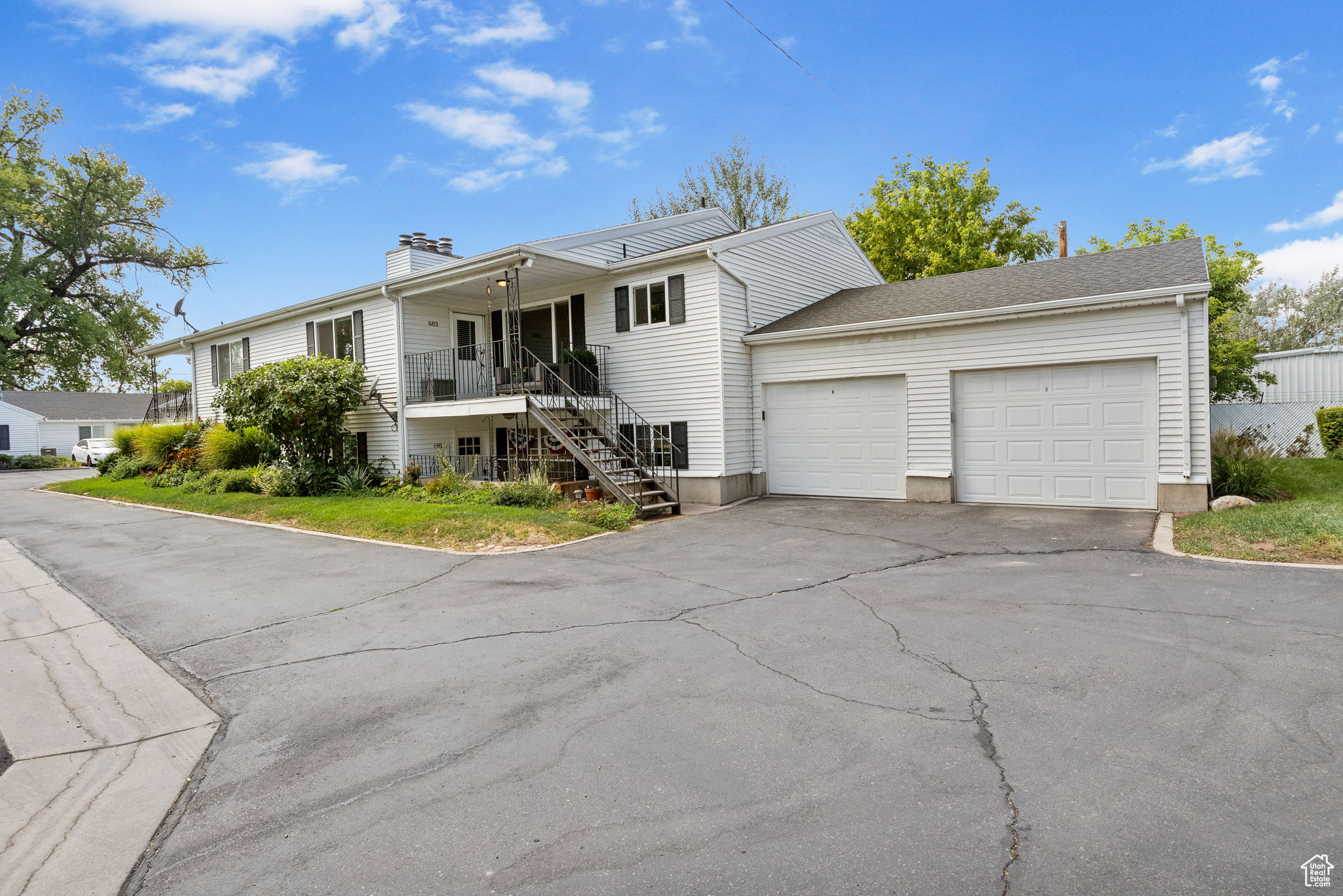 Murray, Utah 84107, United States, 3 Bedrooms Bedrooms, ,2 BathroomsBathrooms,Residential,Active,195326