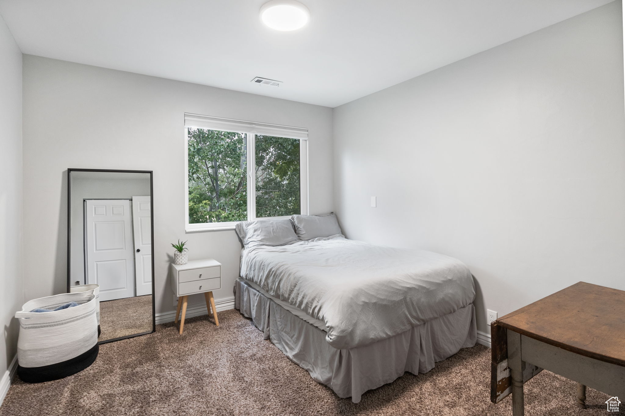 Murray, Utah 84107, United States, 3 Bedrooms Bedrooms, ,2 BathroomsBathrooms,Residential,Active,195326