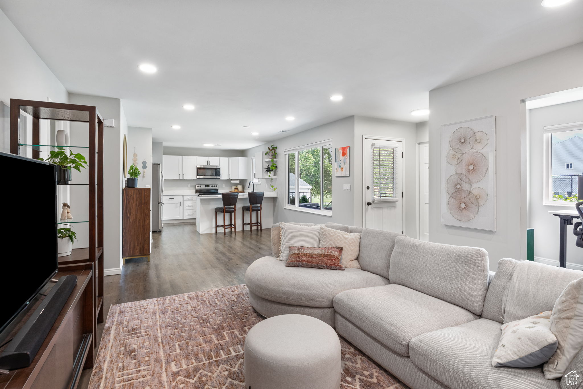 Murray, Utah 84107, United States, 3 Bedrooms Bedrooms, ,2 BathroomsBathrooms,Residential,Active,195326