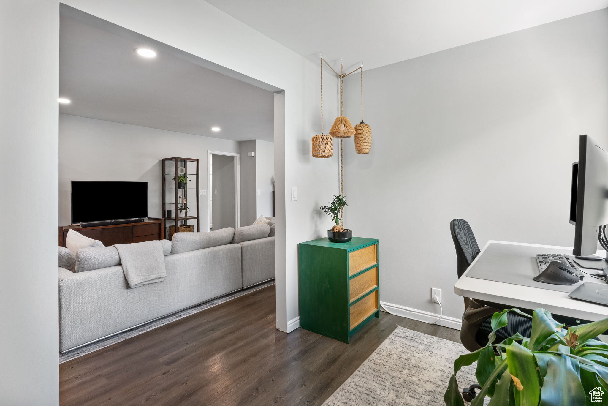 Murray, Utah 84107, United States, 3 Bedrooms Bedrooms, ,2 BathroomsBathrooms,Residential,Active,195326