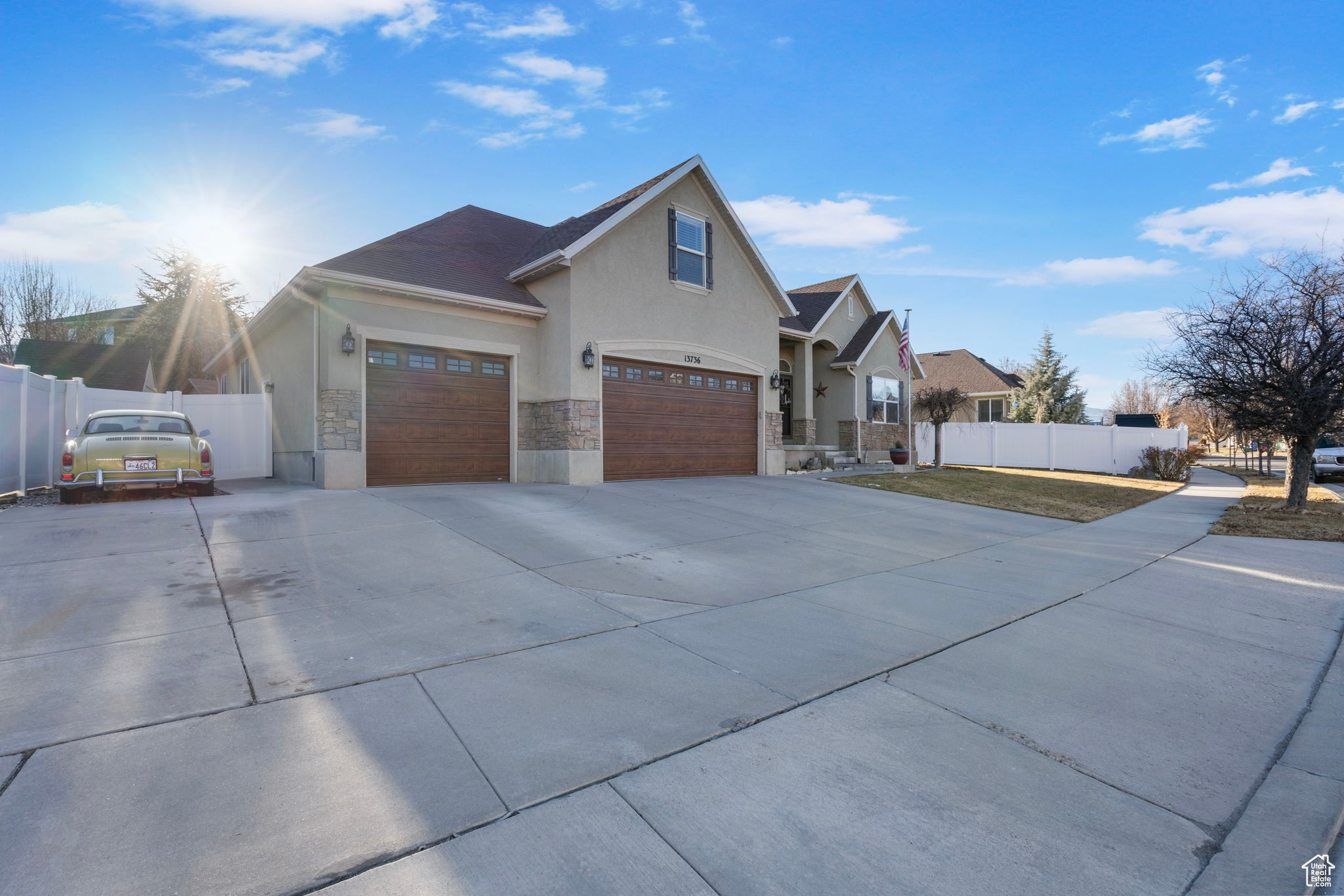 13736 S Admiral Dr, Riverton, Utah image 2