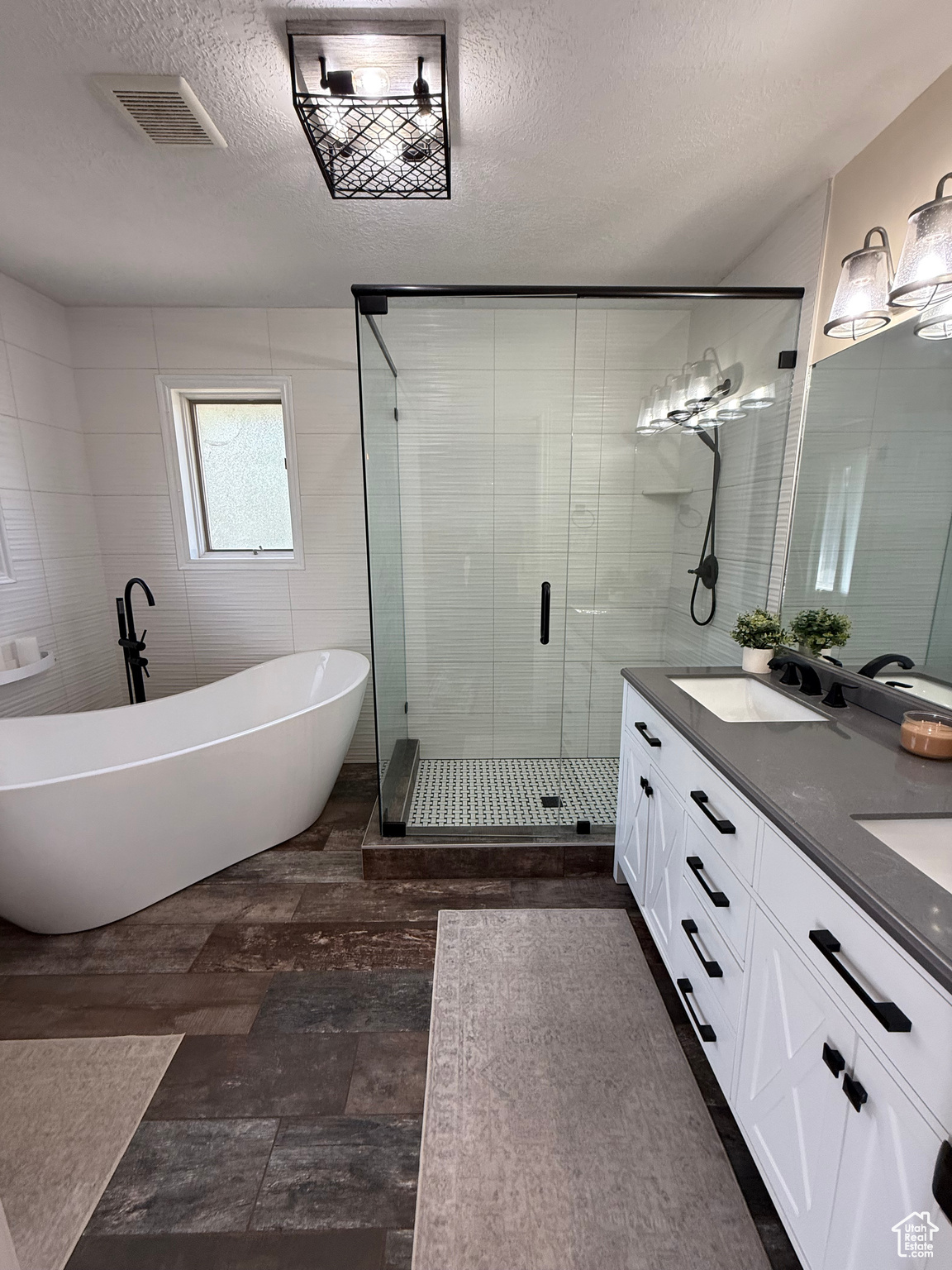 MINNIE CREEK ESTATES - Residential