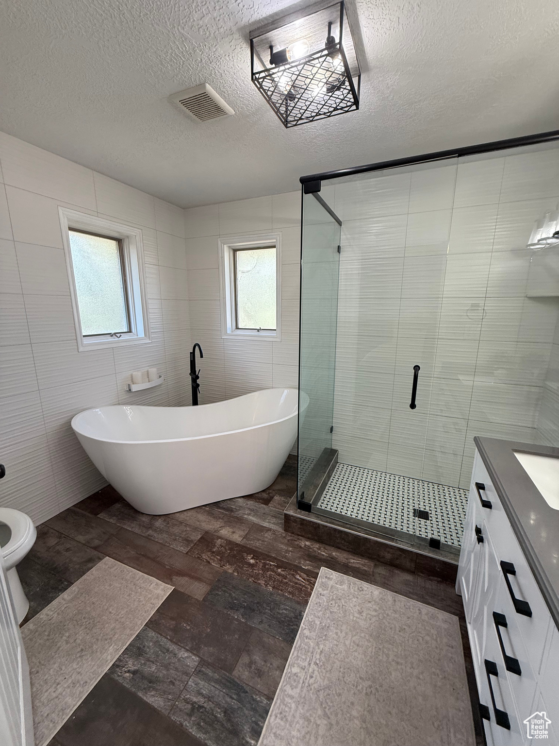 MINNIE CREEK ESTATES - Residential