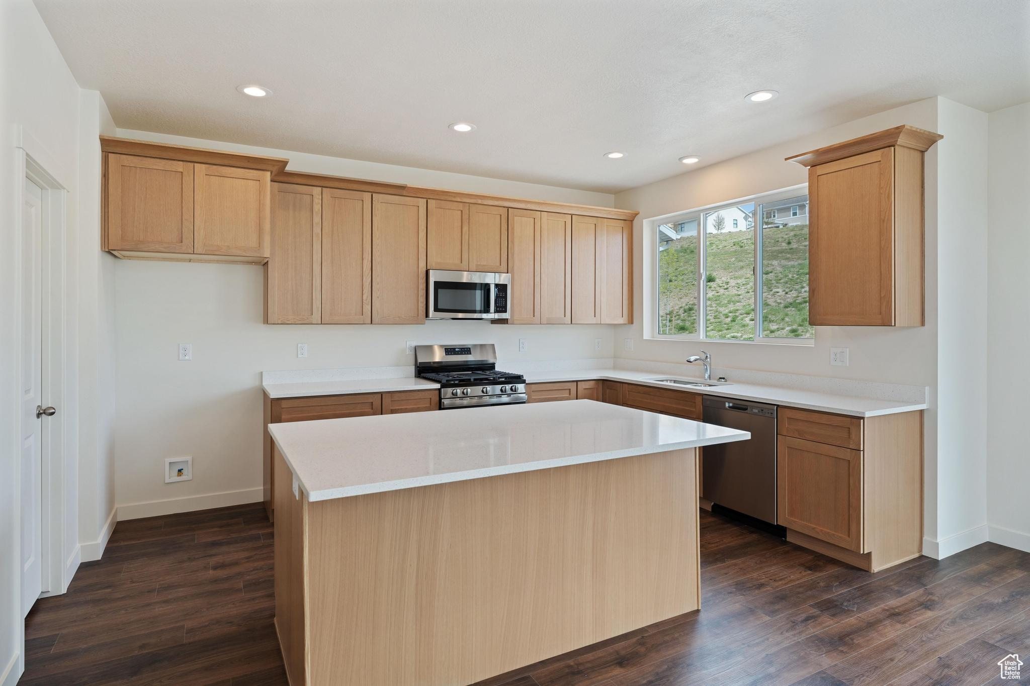 OQUIRRH WEST PHASE 3 - Residential