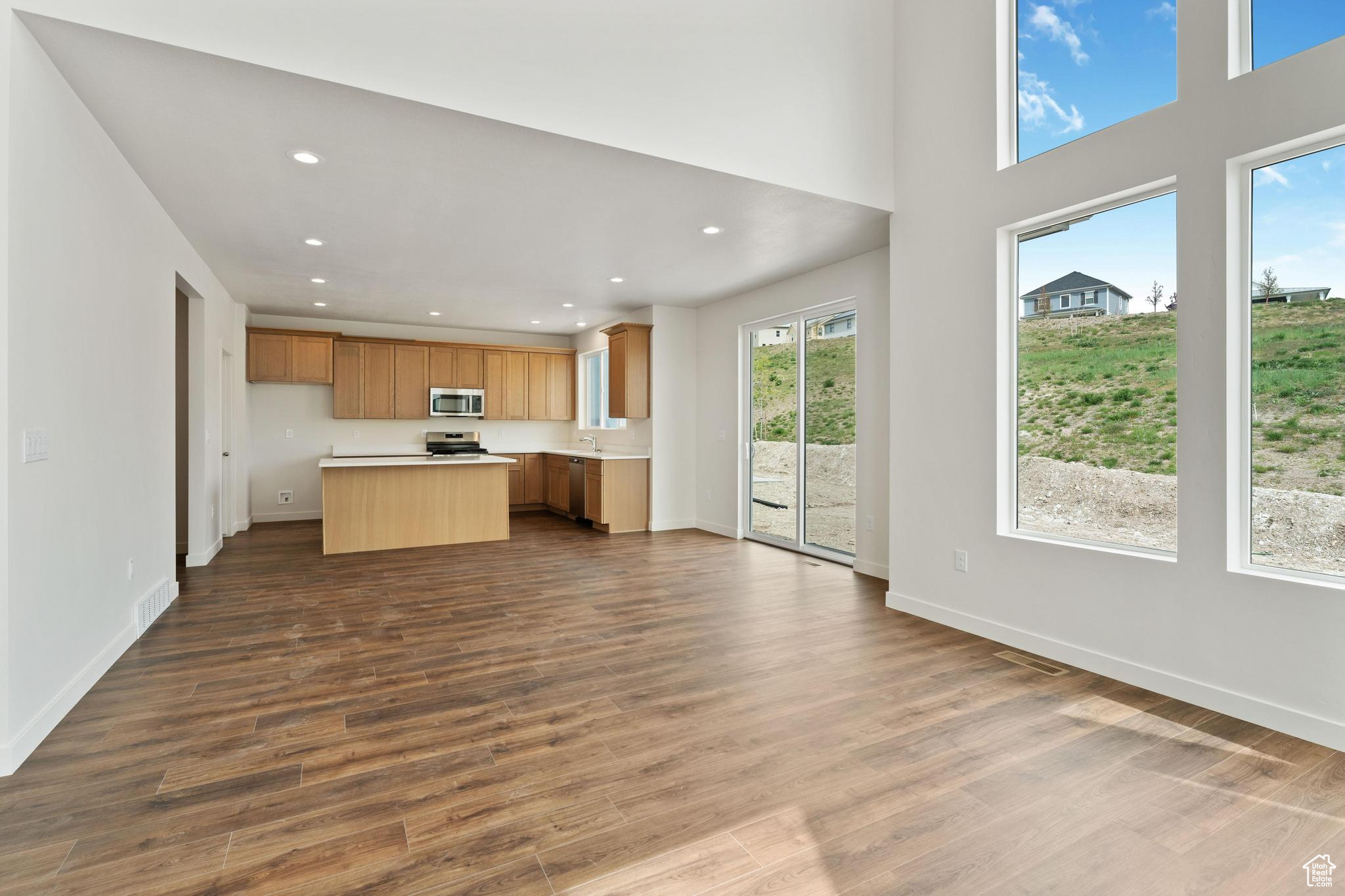 OQUIRRH WEST PHASE 3 - Residential