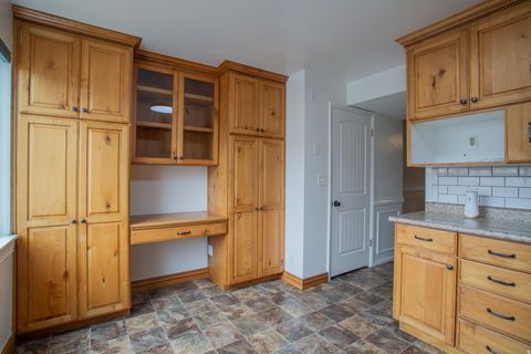 Tiny photo for 513 N 400 E #14B, Bountiful, UT 84010 (MLS # 2142805)