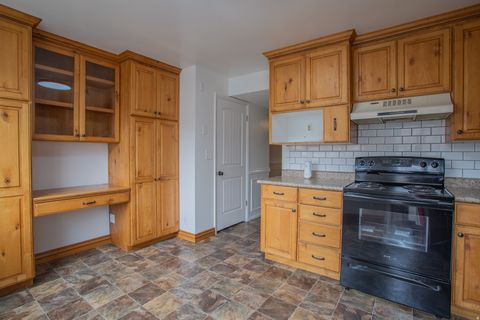 Tiny photo for 513 N 400 E #14B, Bountiful, UT 84010 (MLS # 2142805)