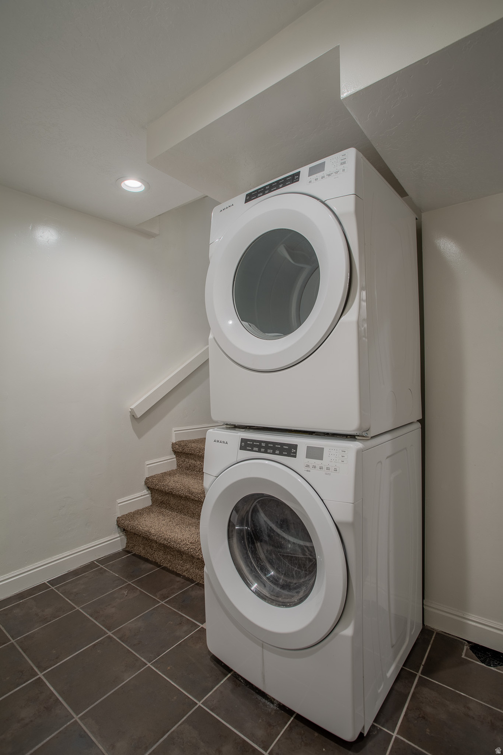 COLONIAL GARDENS - Residential