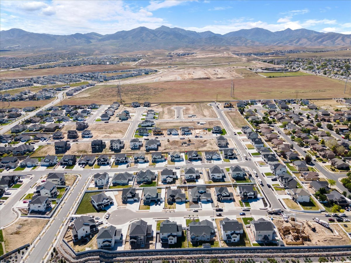 BINGHAM HEIGHTS - Residential