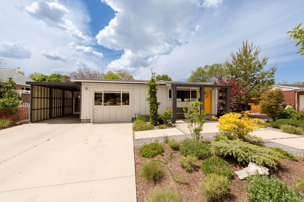 Photo of 3332 S 3175 E, Millcreek, UT 84109 (MLS # 2156219)