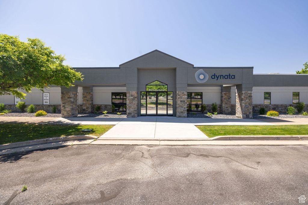 Photo of 80 W GOLF COURSE RD #B, Logan, UT 84321 (MLS # 2093408)