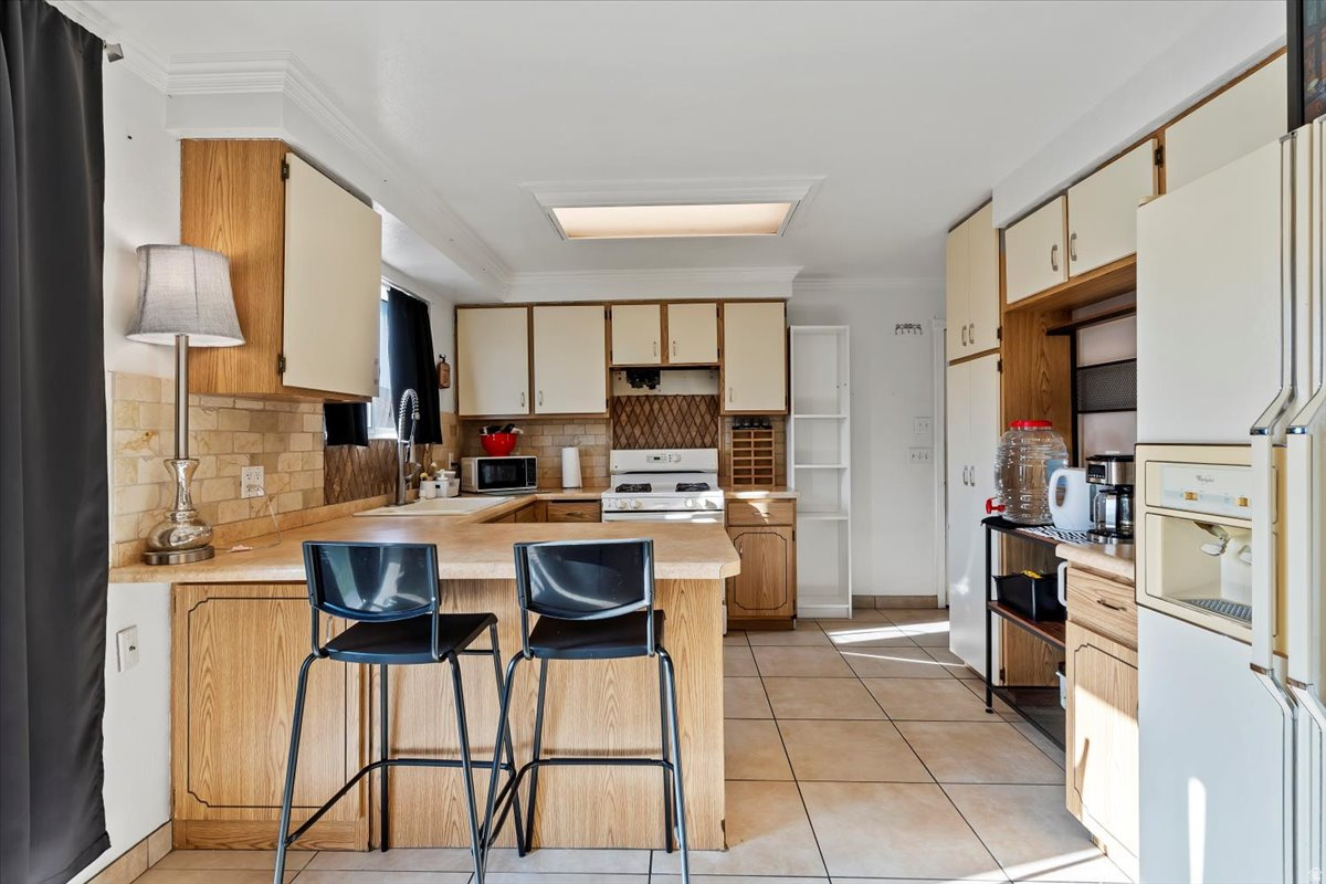 INDIAN VILLAGE - Residential