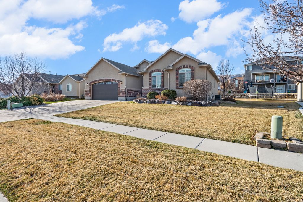 Photo of 483 W ROLLING SAGE WAY, Saratoga Springs, UT 84045 (MLS # 2143072)