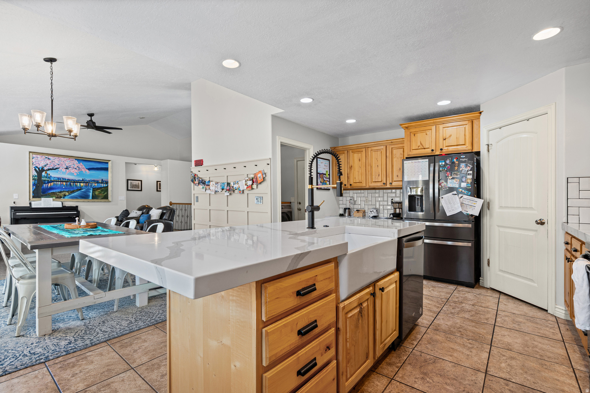 THE BENCHES - Residential