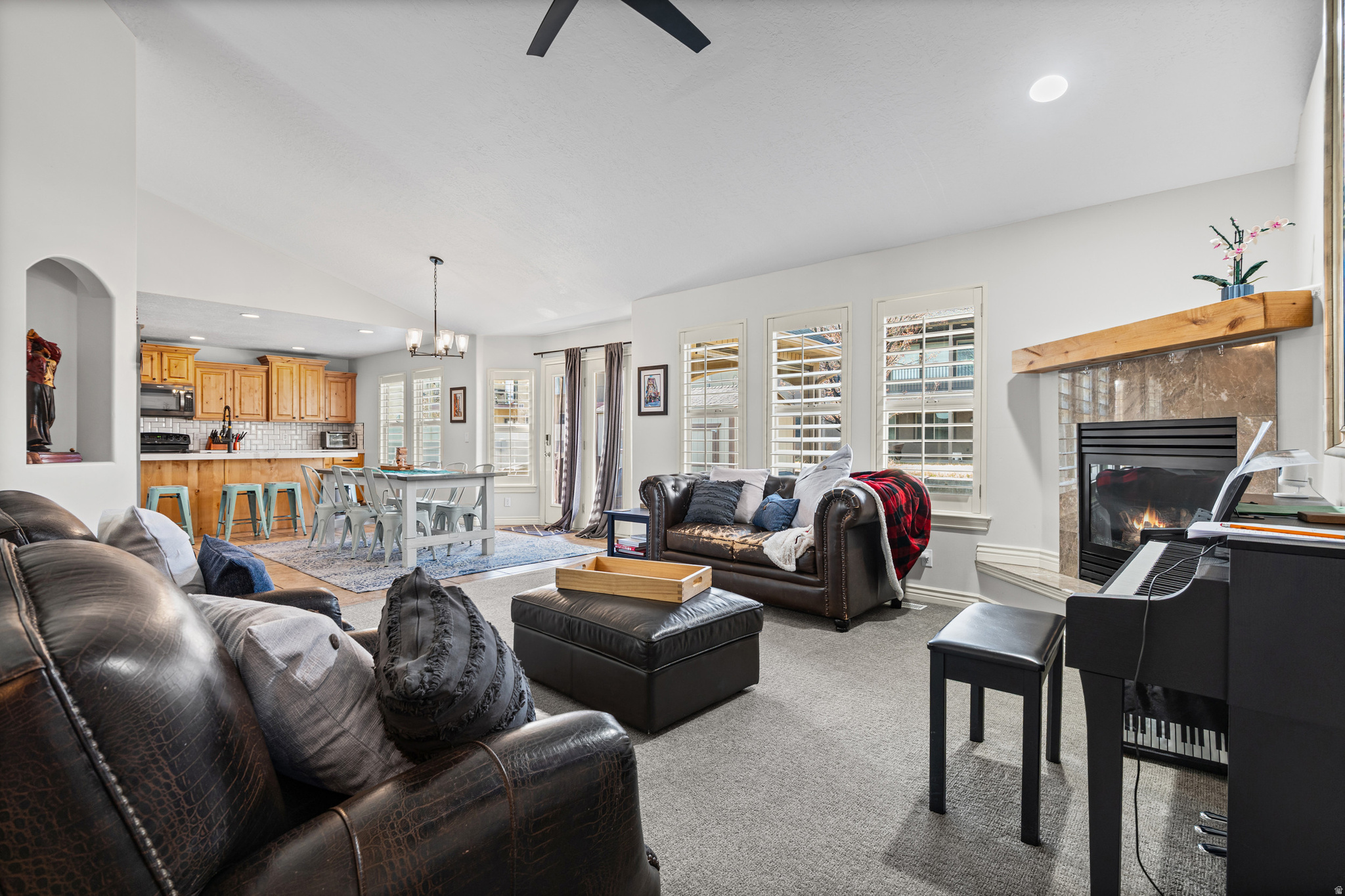 THE BENCHES - Residential