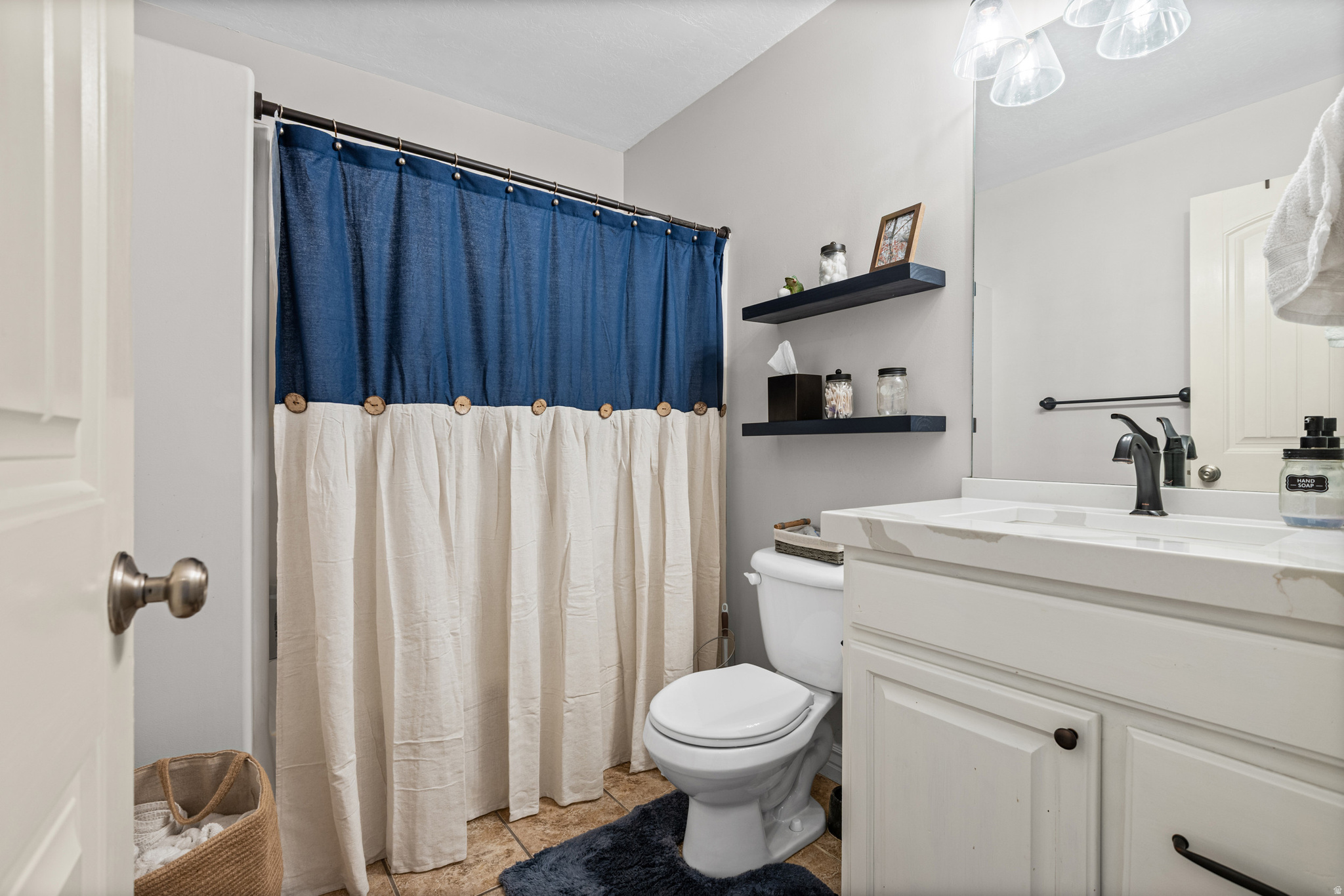 THE BENCHES - Residential