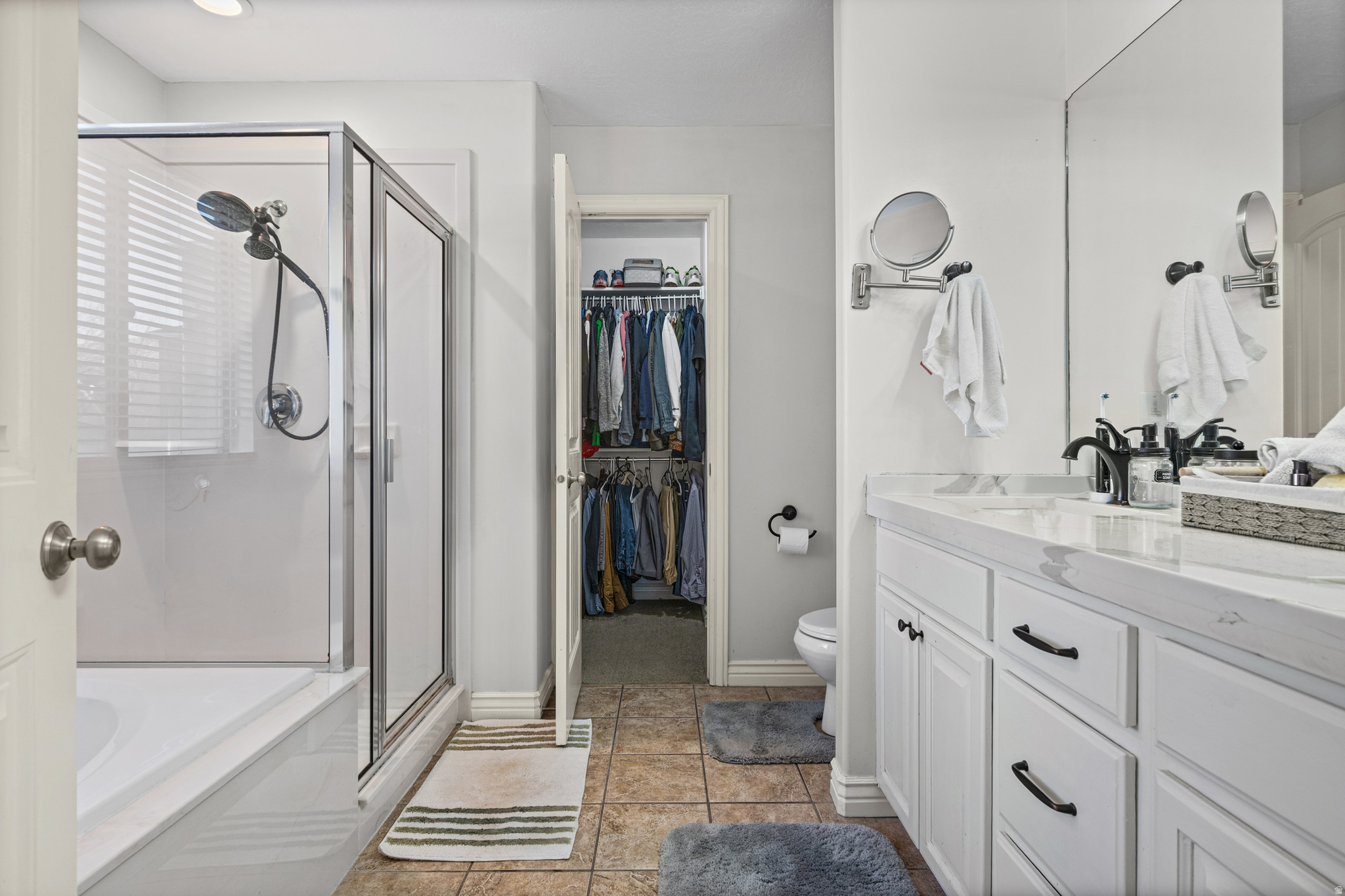 THE BENCHES - Residential