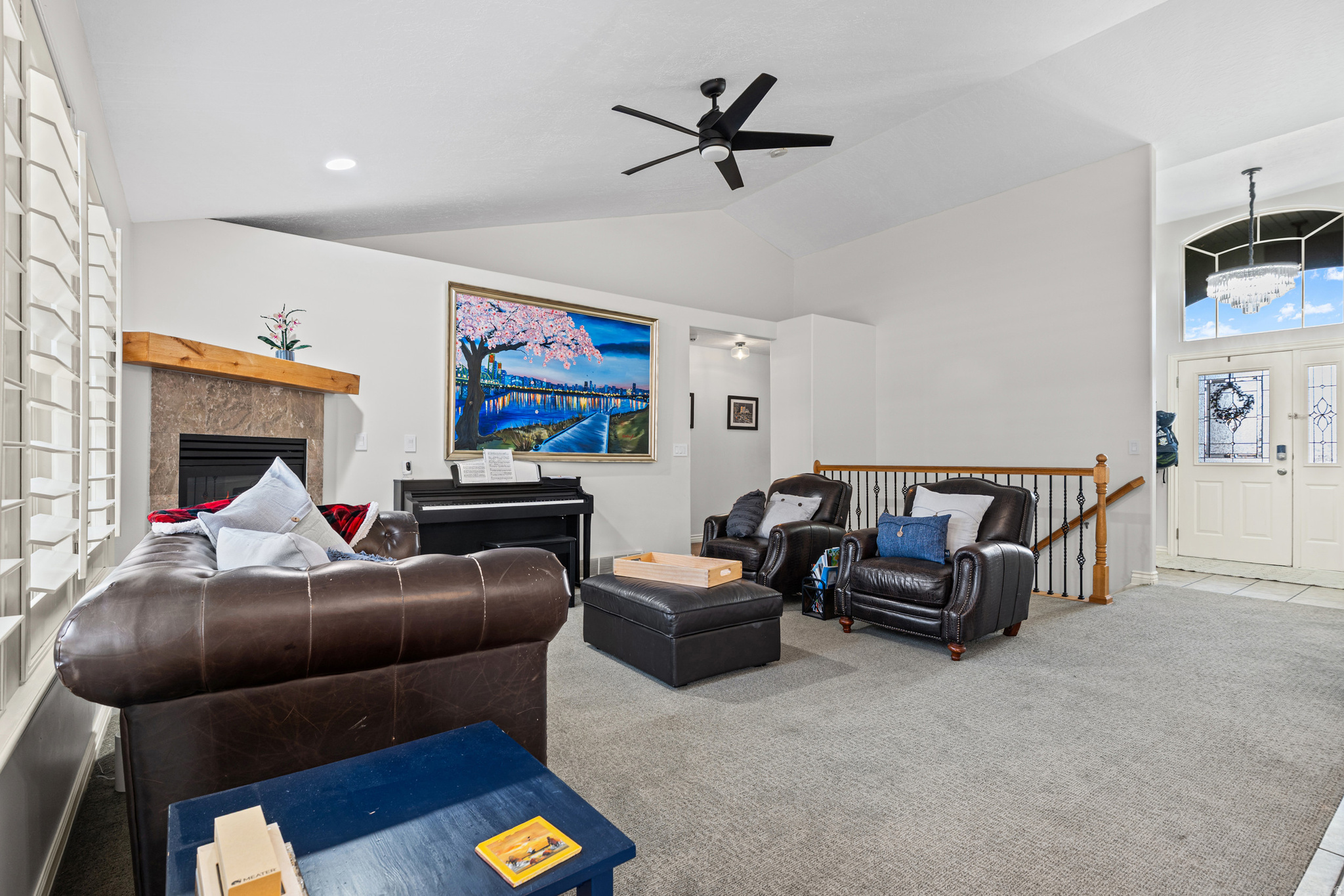 THE BENCHES - Residential