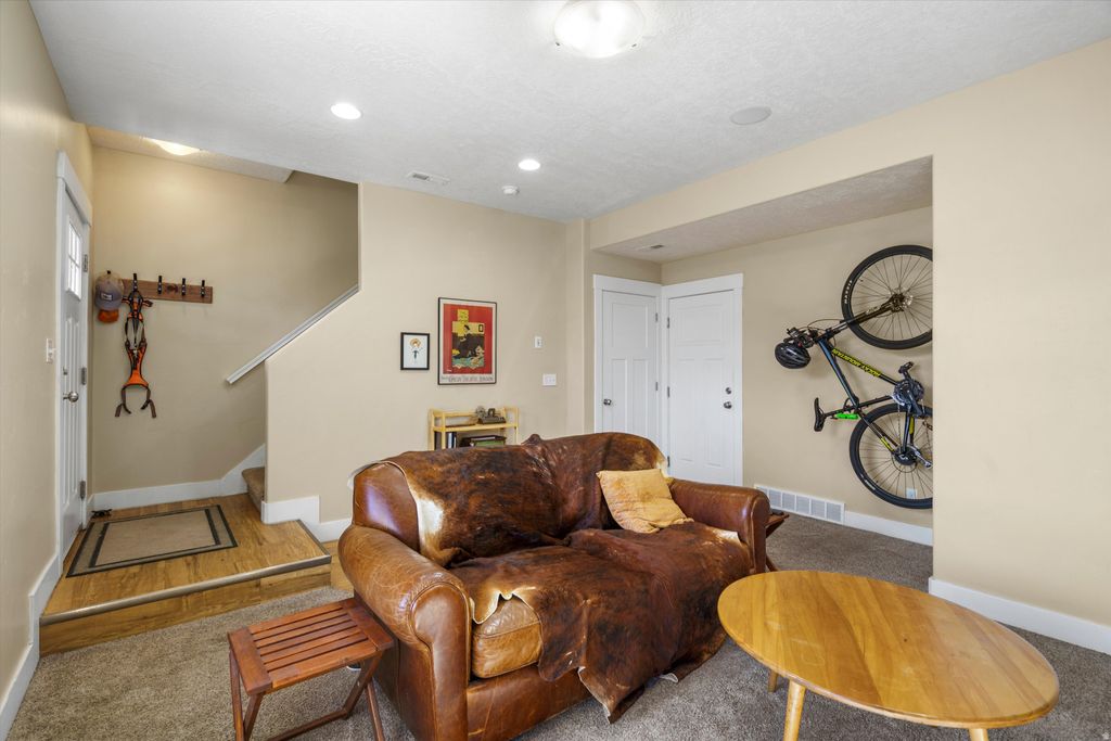 Photo of 1987 BIRCH COVE ST, Ogden, UT 84401 (MLS # 2142117)