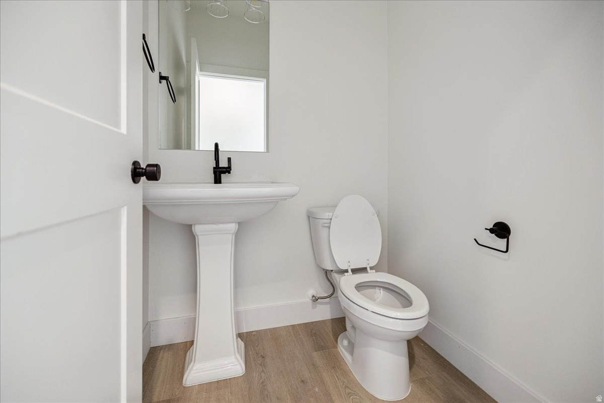 BEACON POINTE - Residential