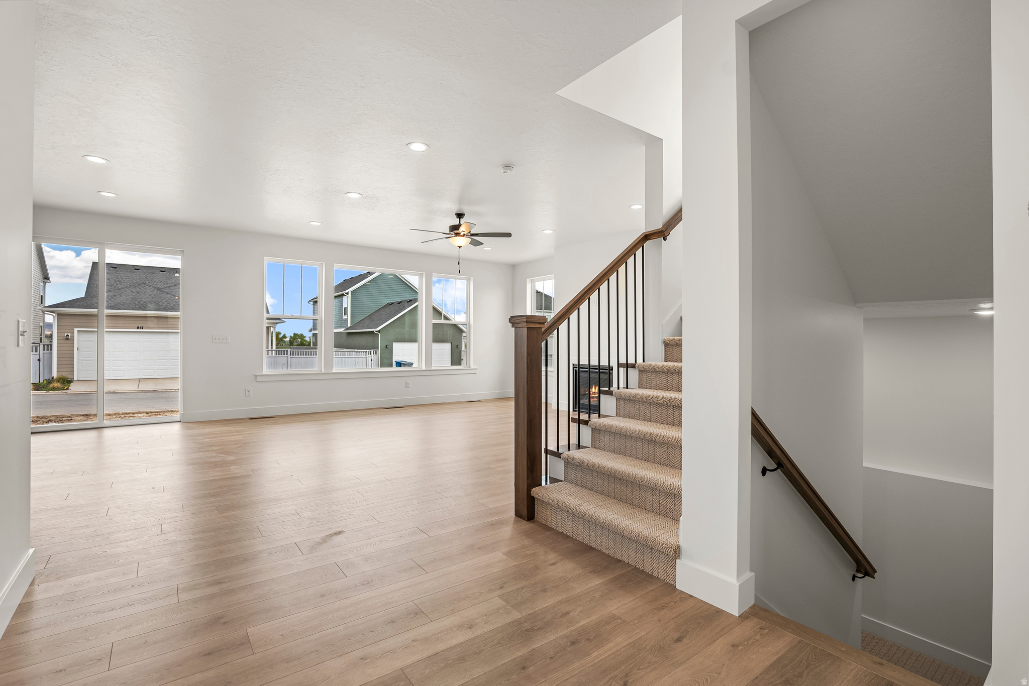 BEACON POINTE - Residential
