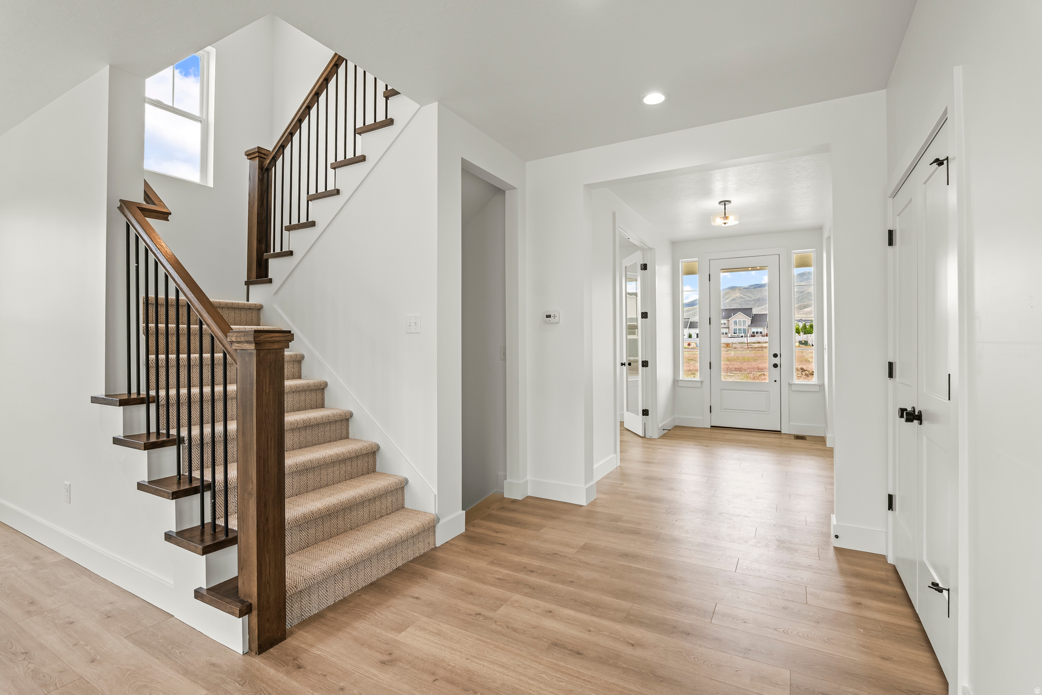 BEACON POINTE - Residential