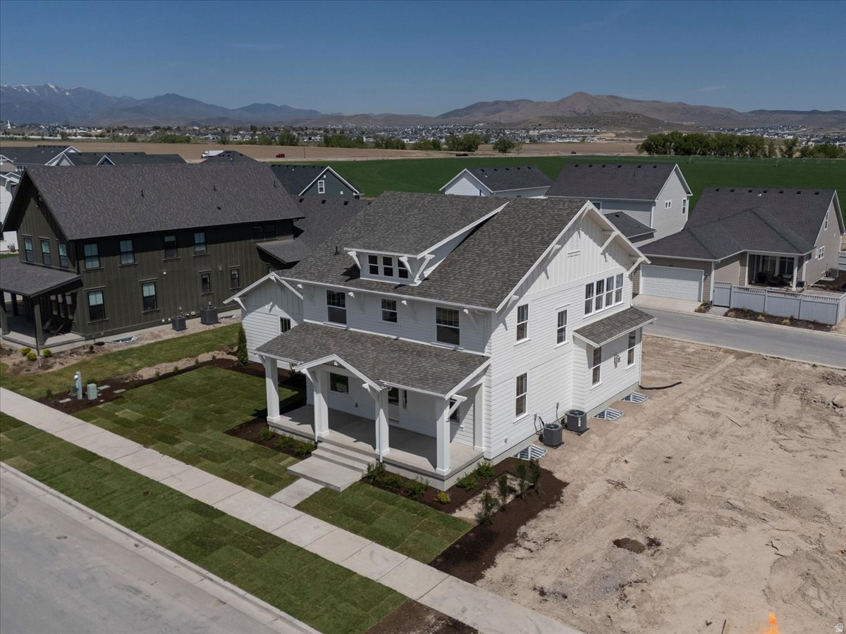 BEACON POINTE - Residential