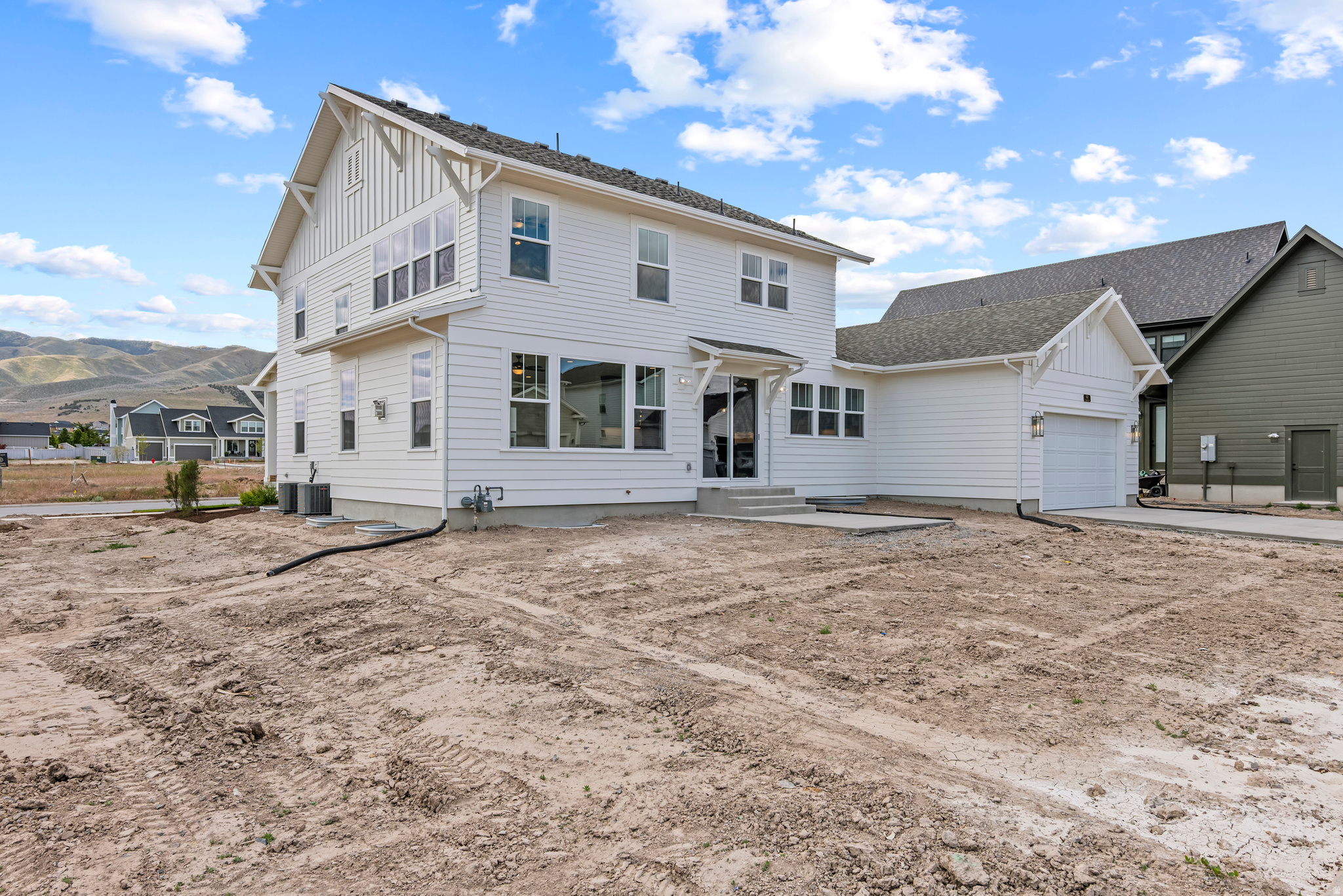 BEACON POINTE - Residential