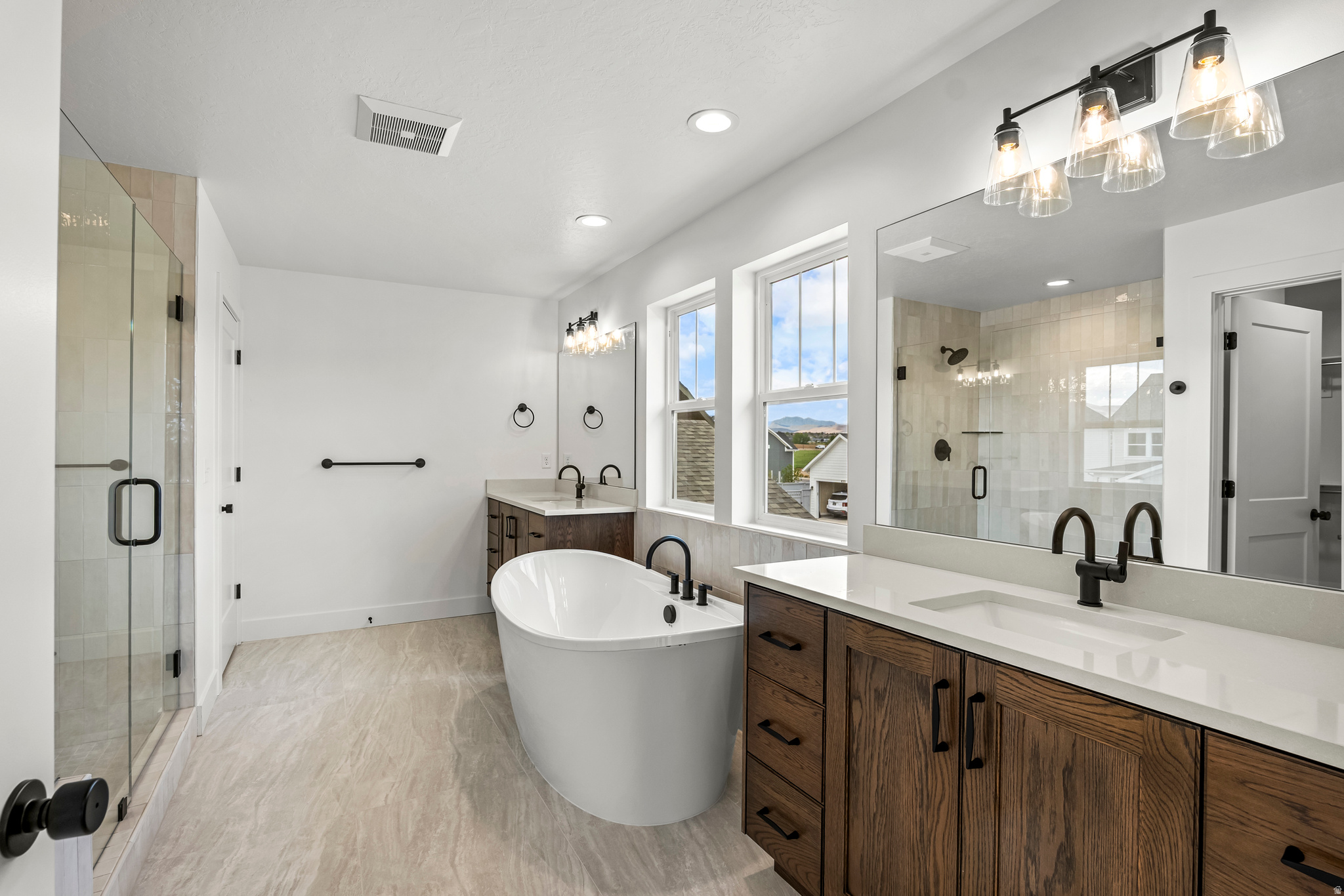 BEACON POINTE - Residential