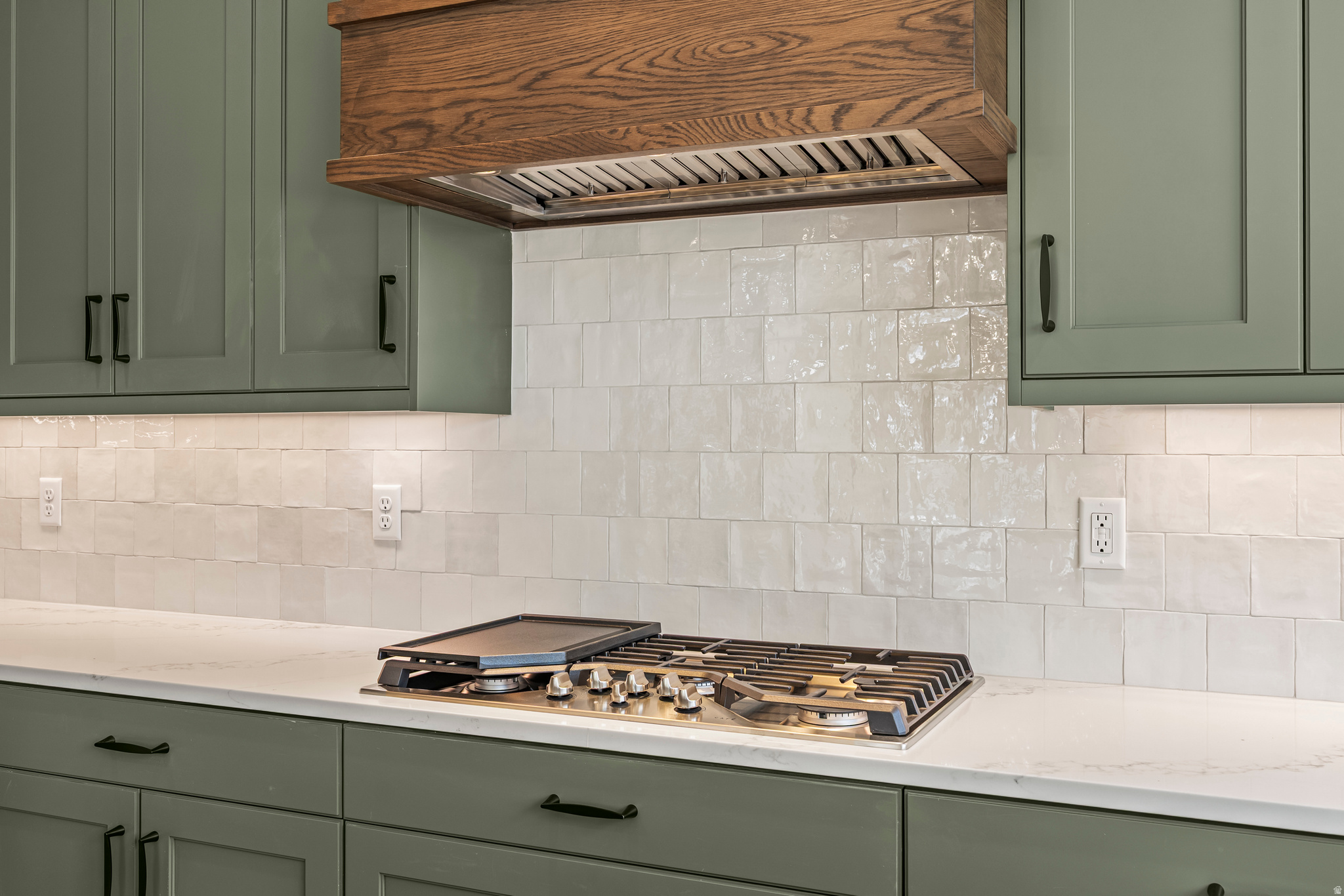 BEACON POINTE - Residential