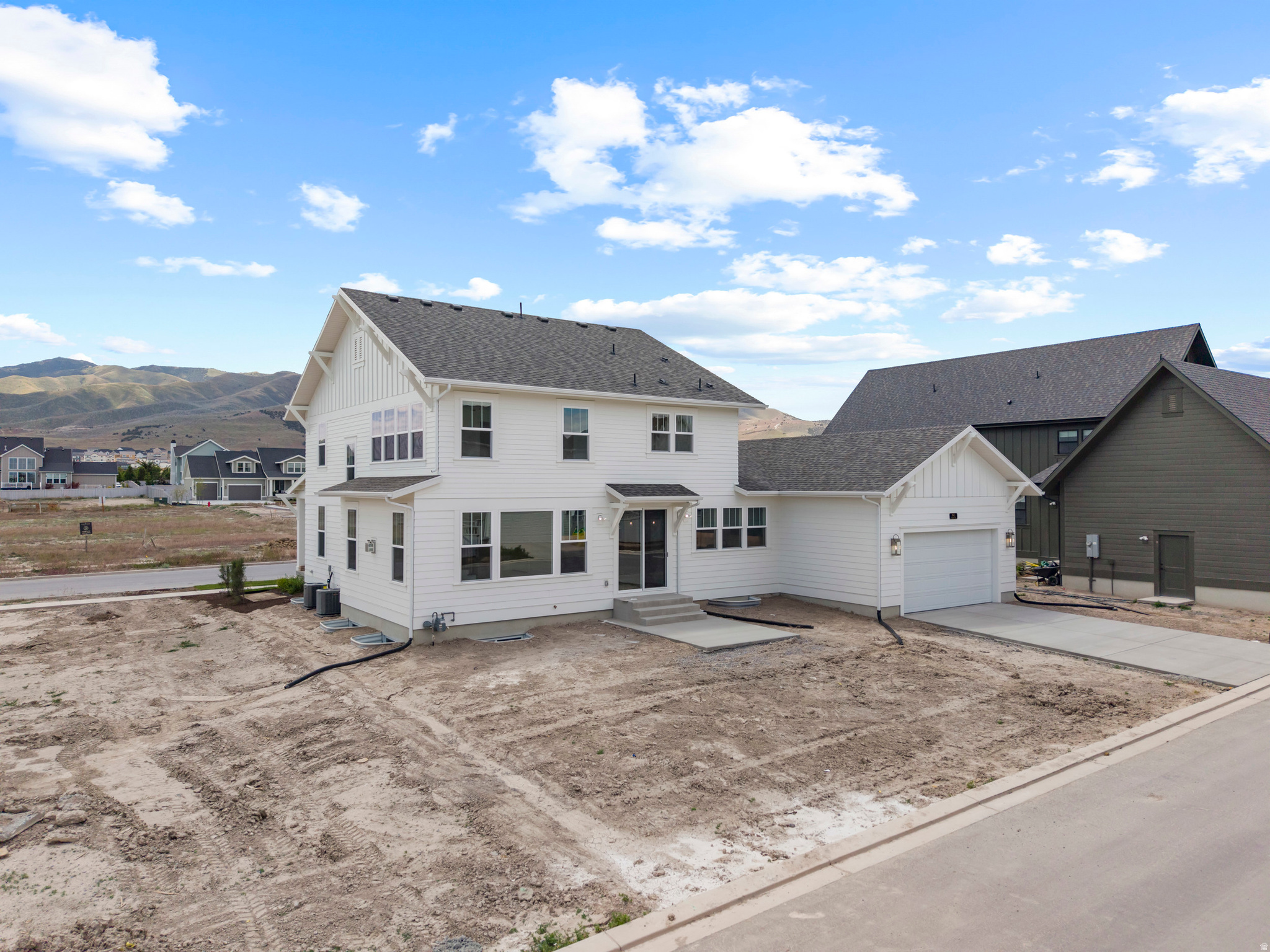 BEACON POINTE - Residential
