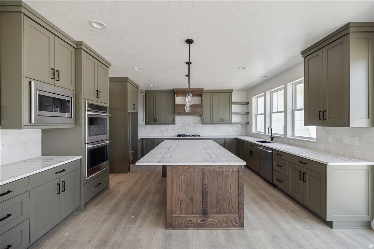 BEACON POINTE - Residential